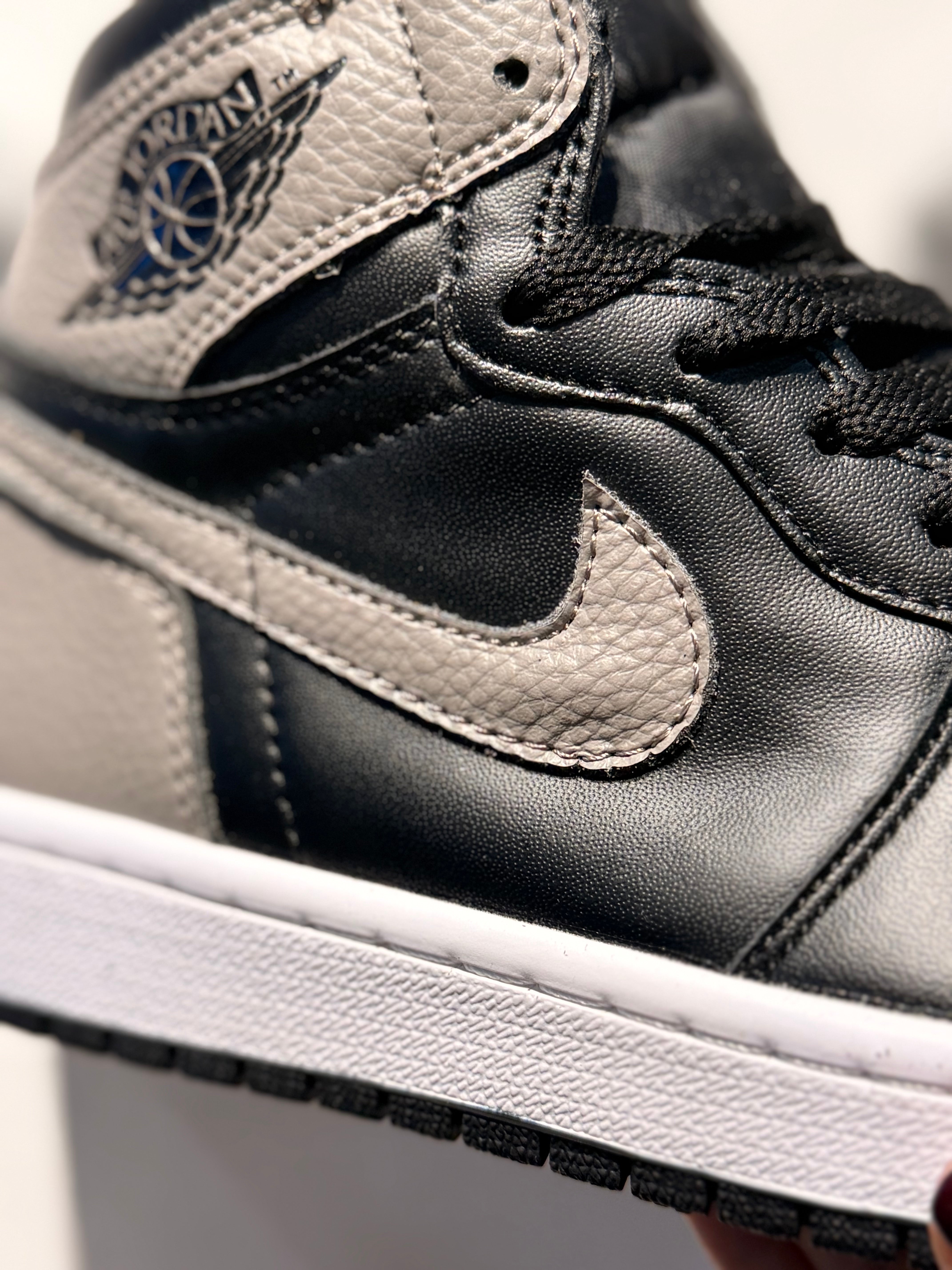 JORDEN 1 HIGH RETRO SHADOW
