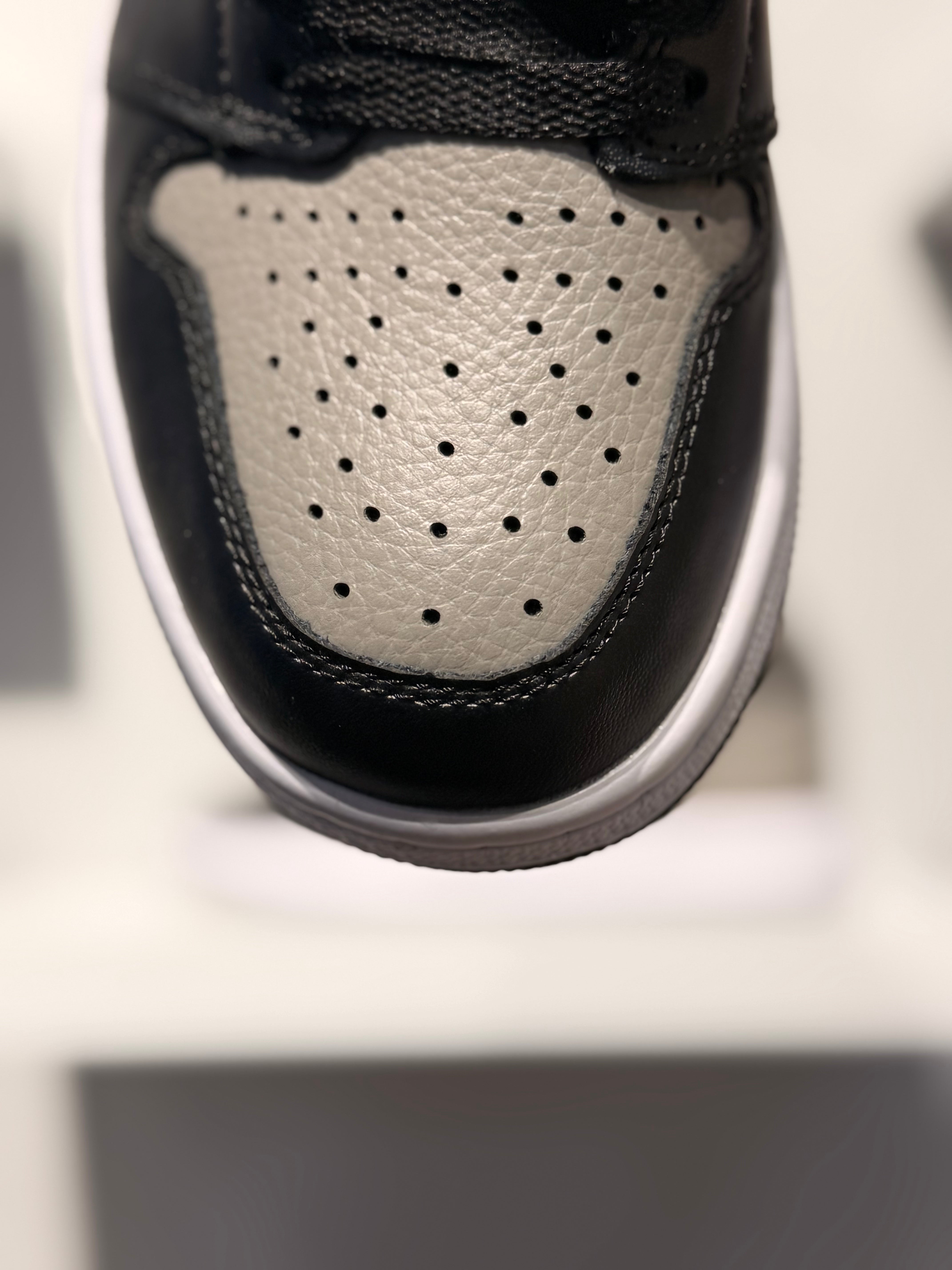 JORDEN 1 HIGH RETRO SHADOW
