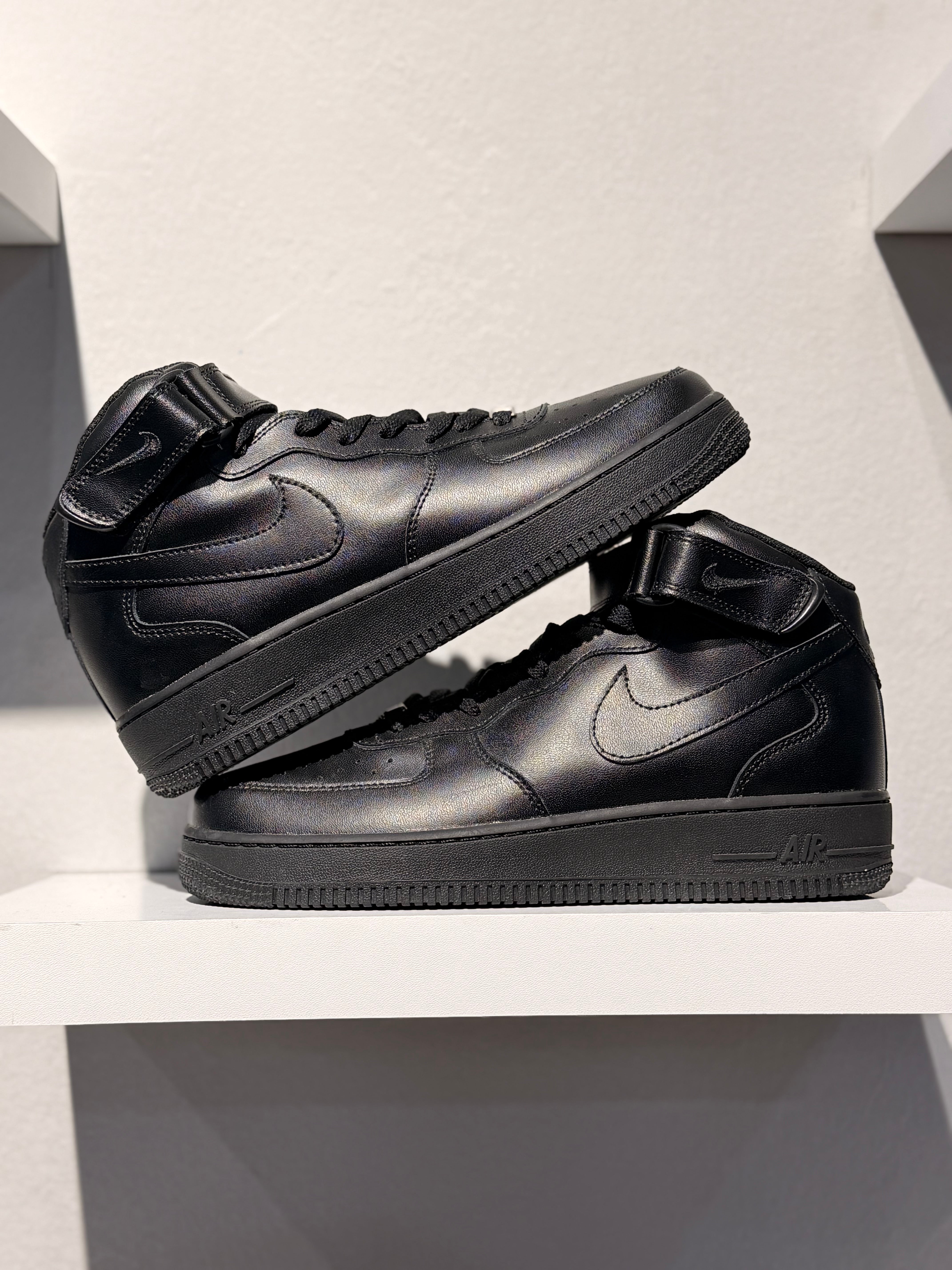 NIKE AIR FORCE 1 HIGH TRIPLE BLACK