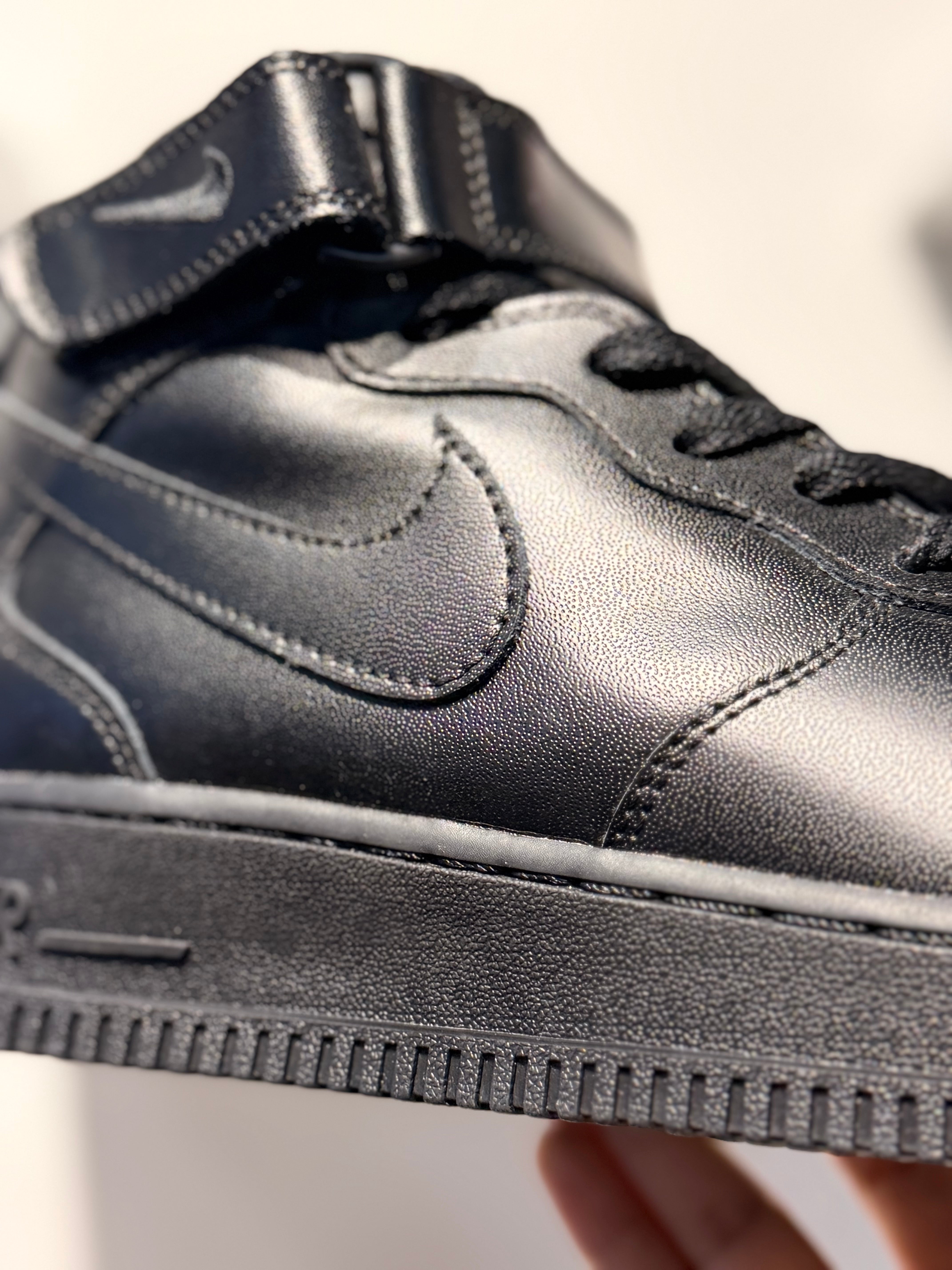 NIKE AIR FORCE 1 HIGH TRIPLE BLACK