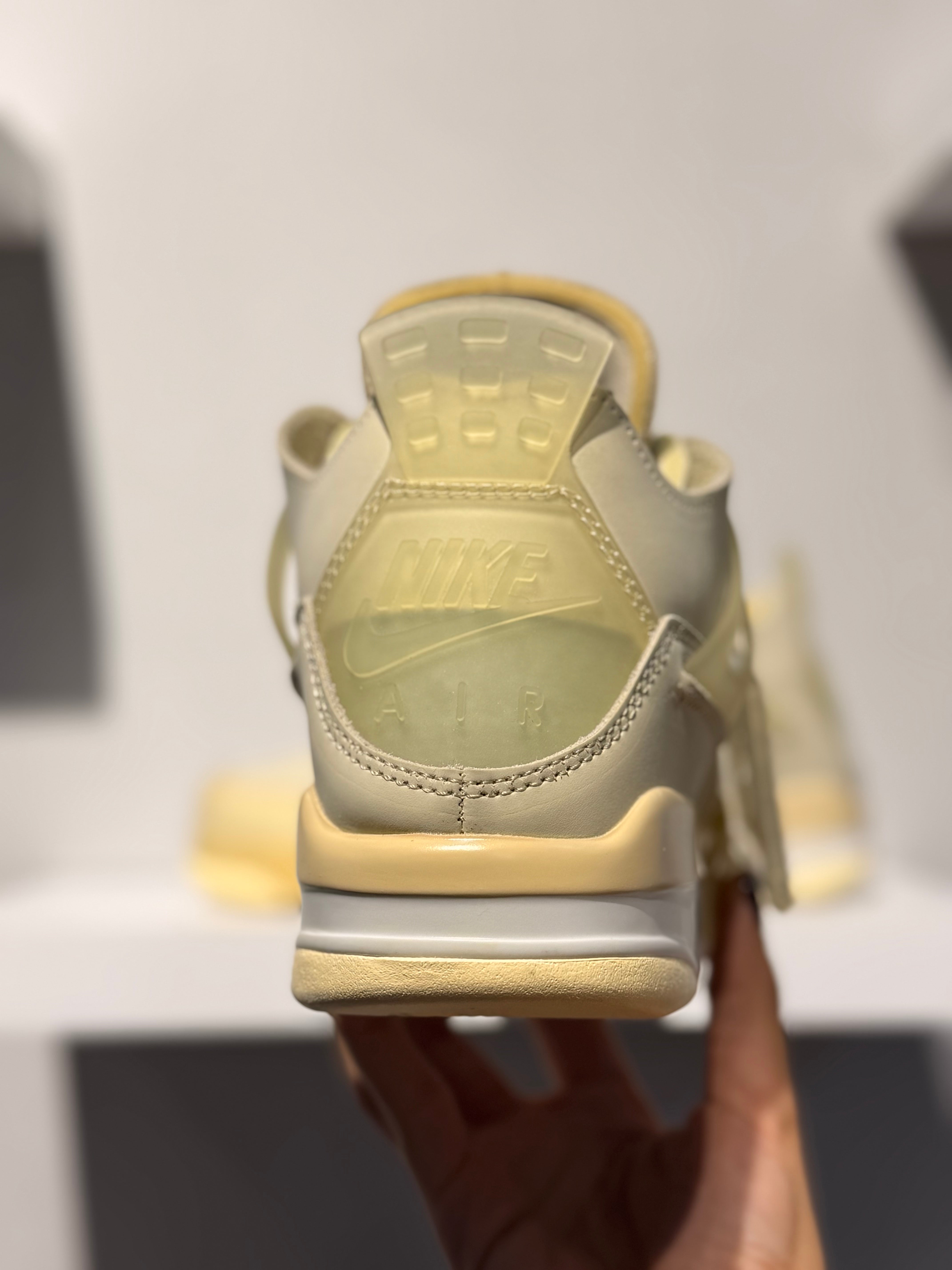 JORDAN 4 OFF WHITE