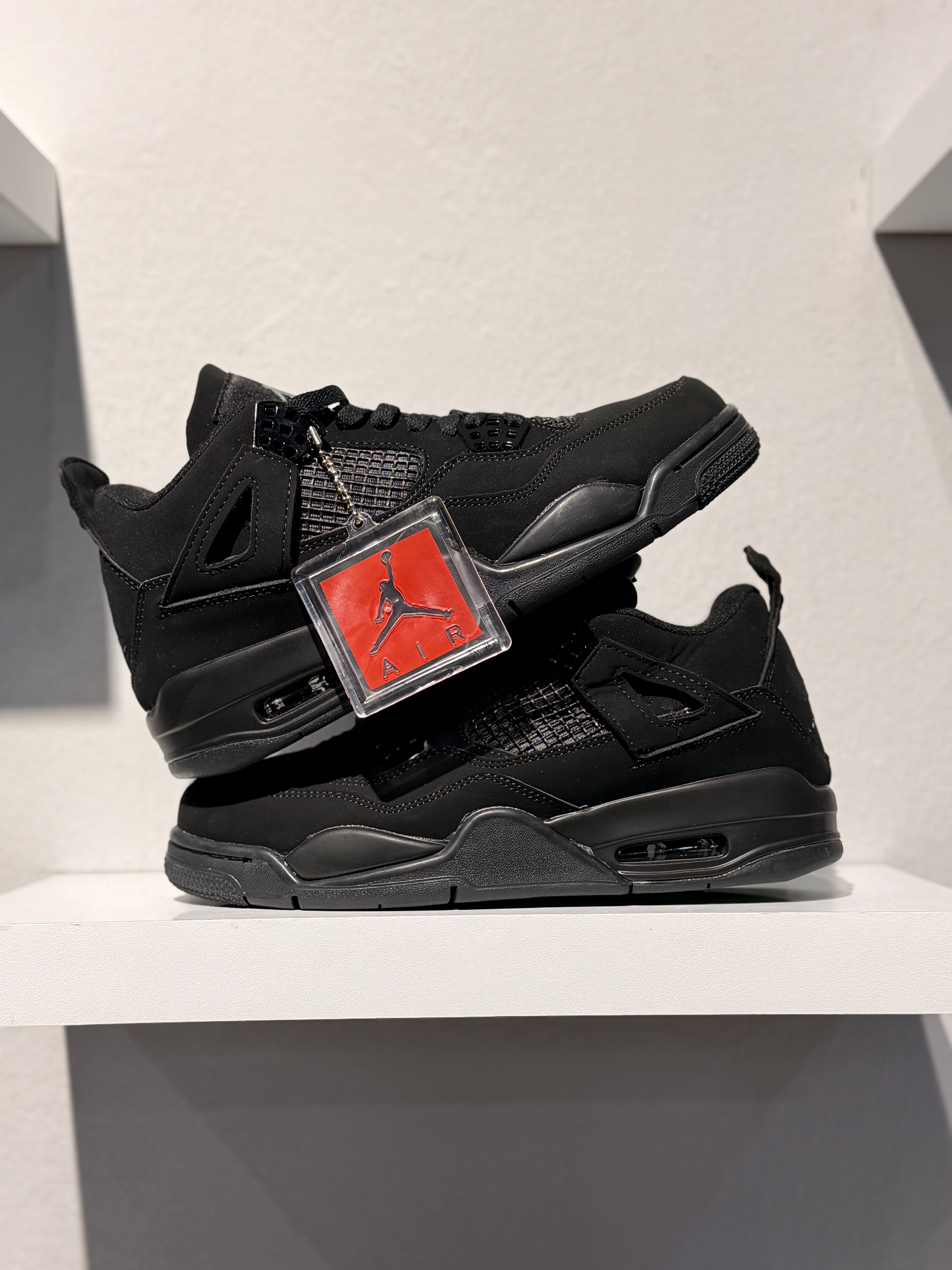 JORDAN 4 BLACK CAT