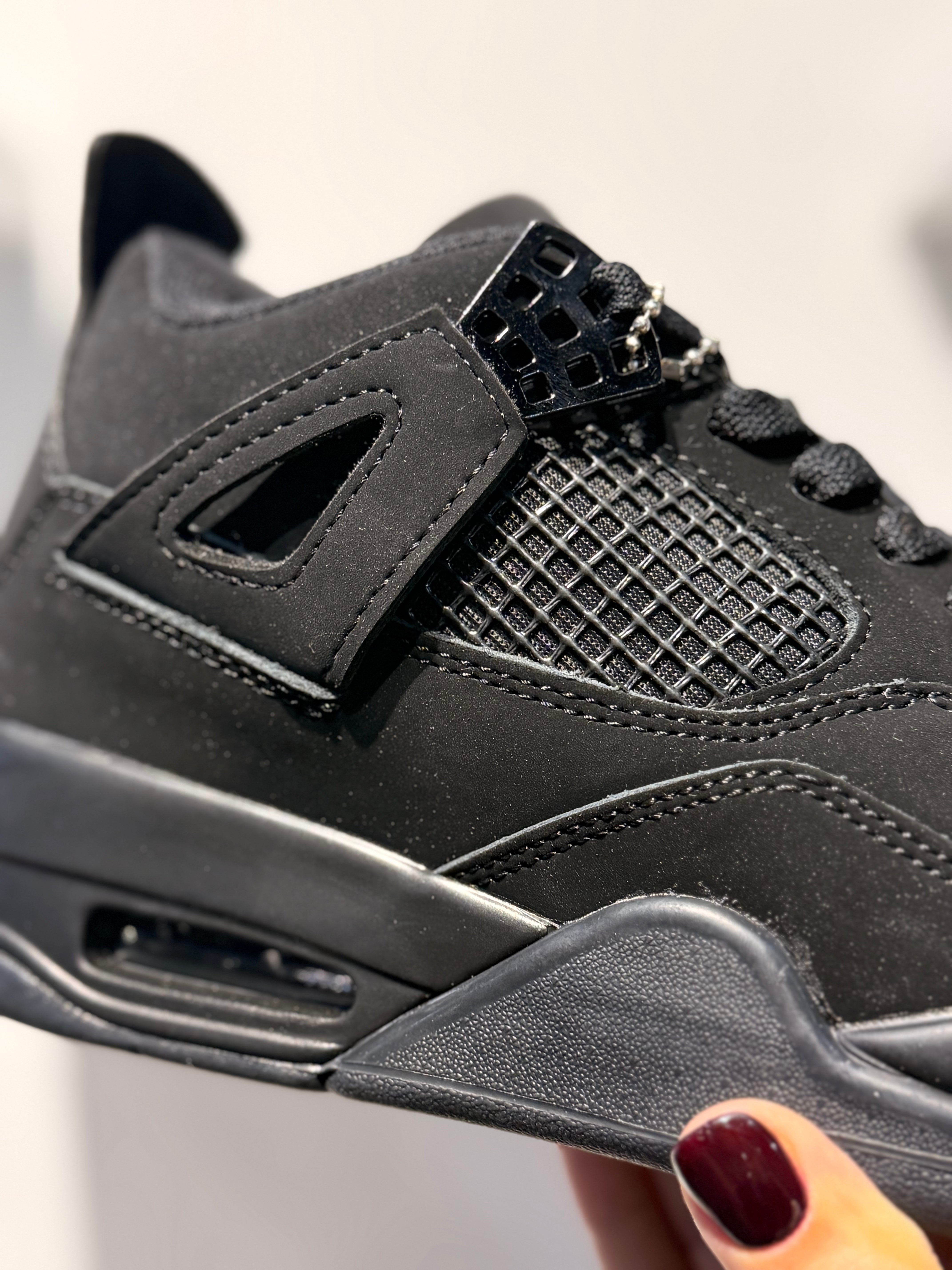 JORDAN 4 BLACK CAT