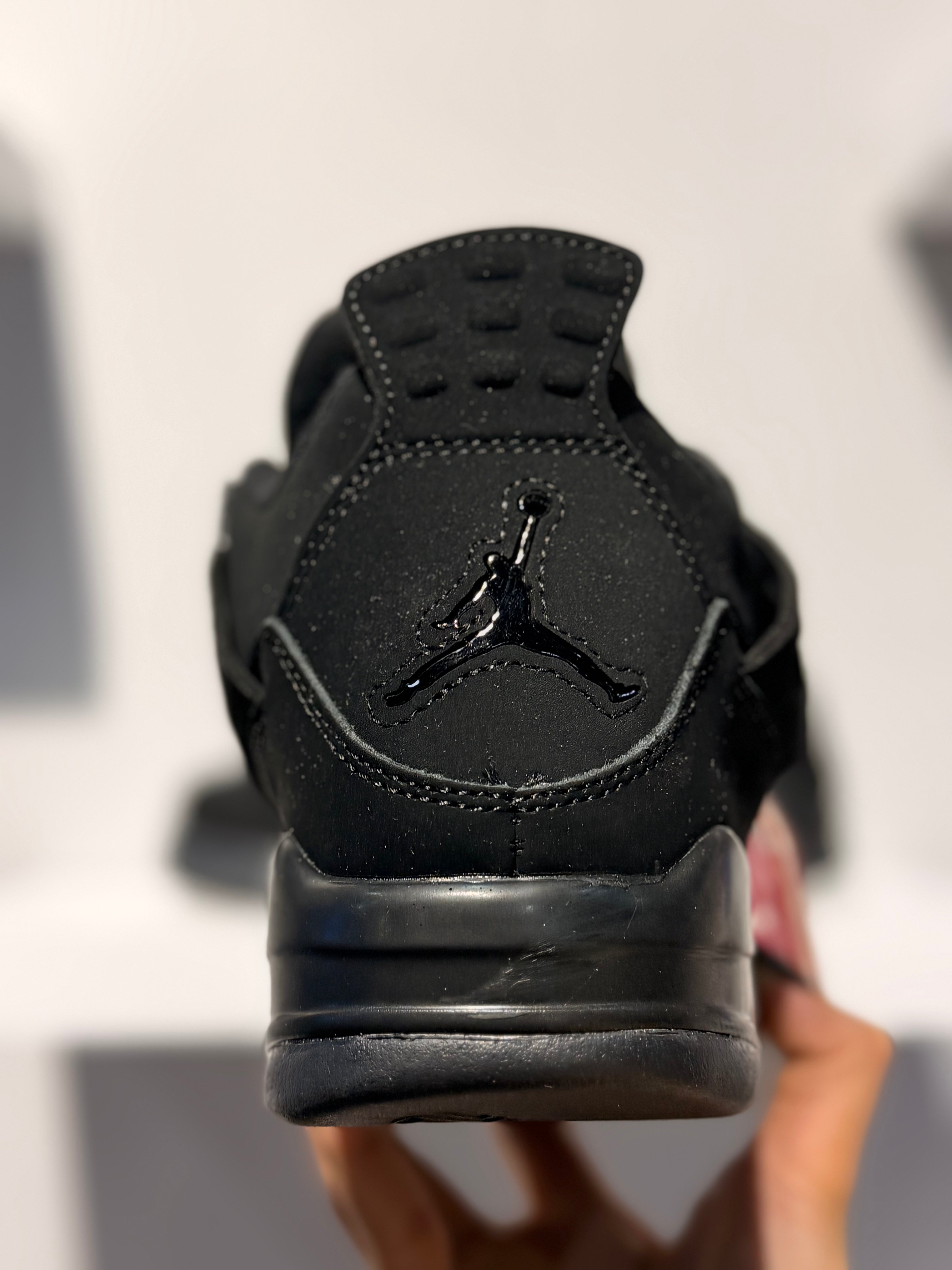JORDAN 4 BLACK CAT