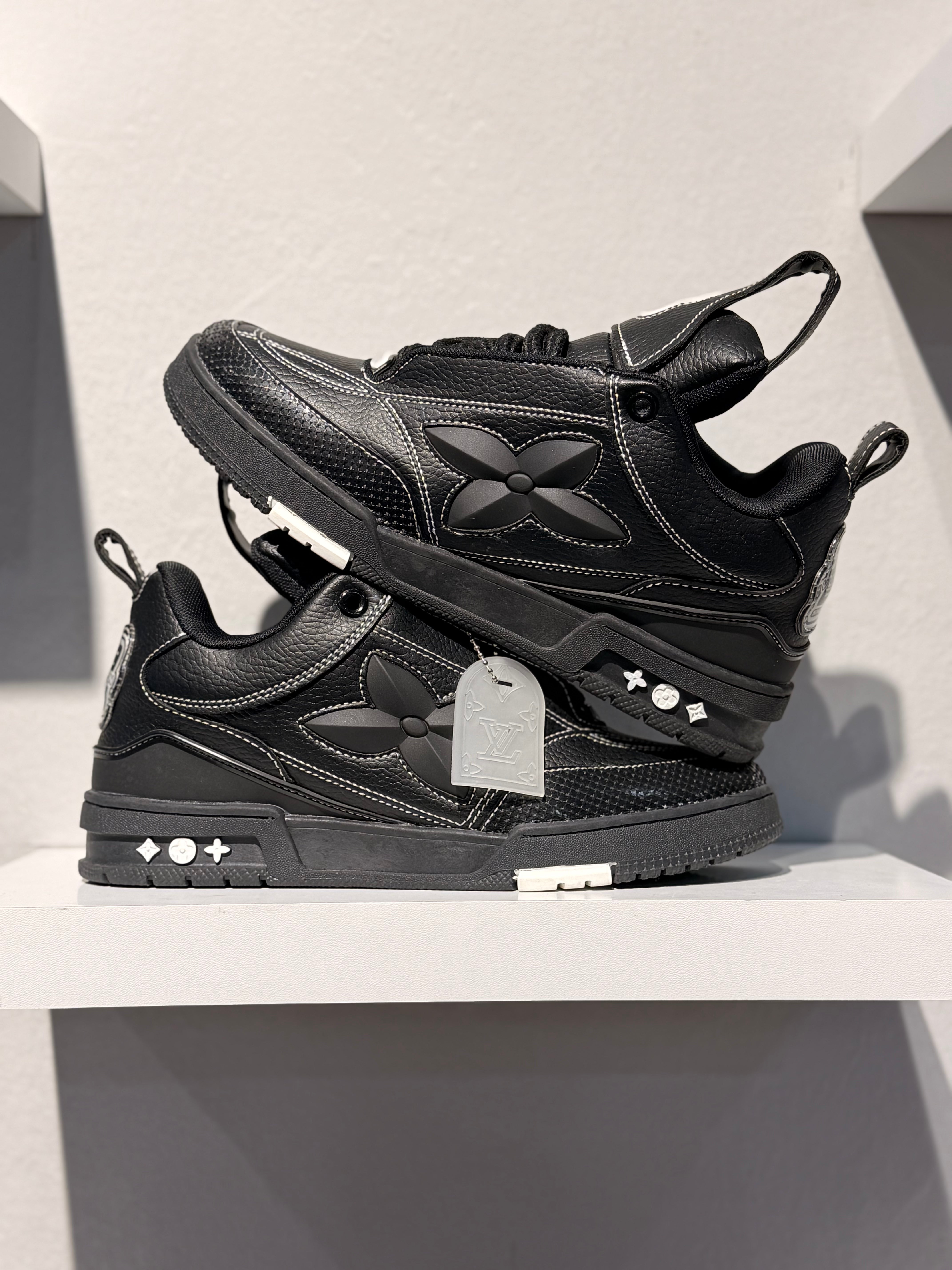 LOUIS VUITTON LV SKATE BLACK
