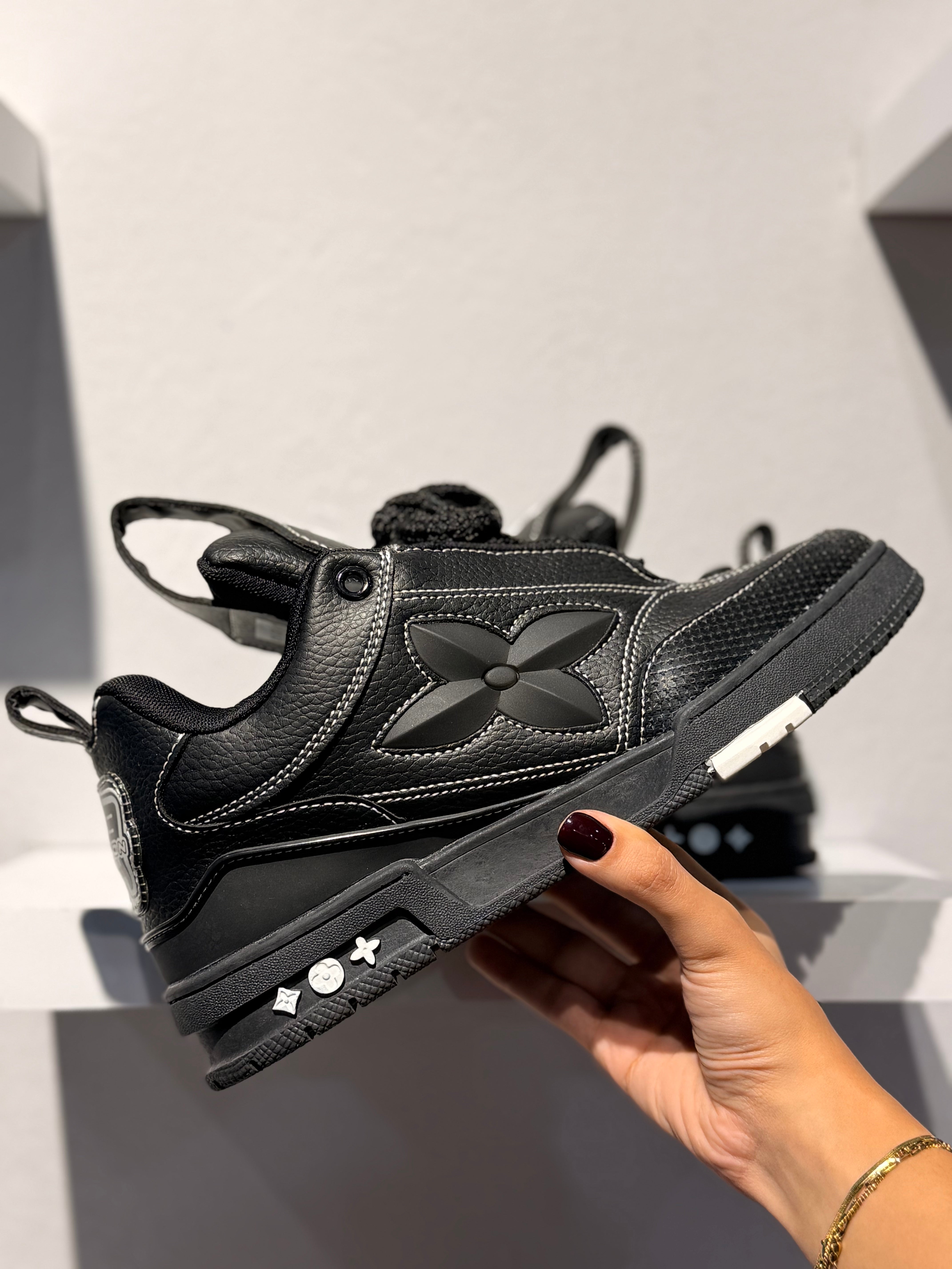 LOUIS VUITTON LV SKATE BLACK