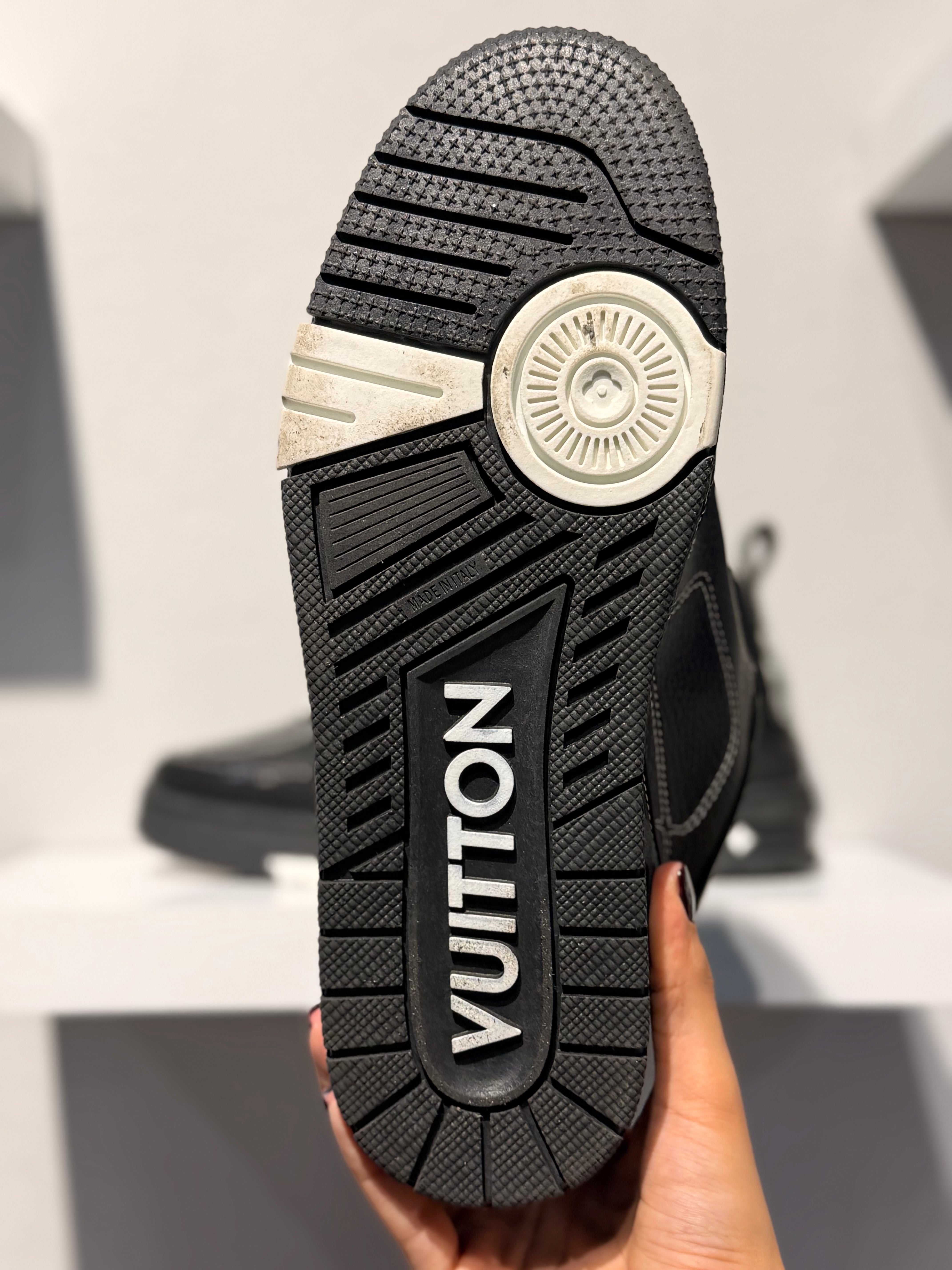 LOUIS VUITTON LV SKATE BLACK