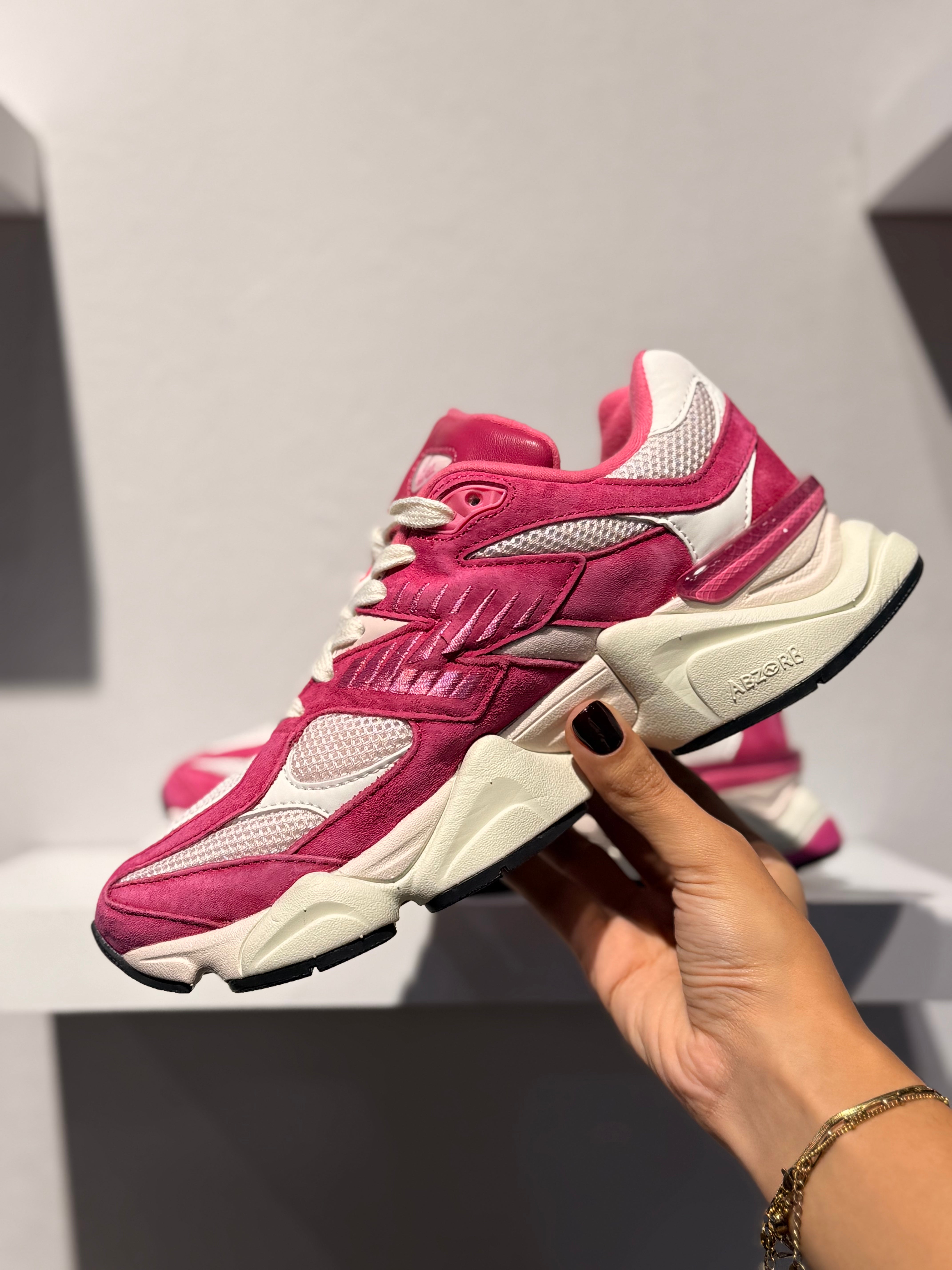 NEW BALANCE 9060 FUCHSIA PINK