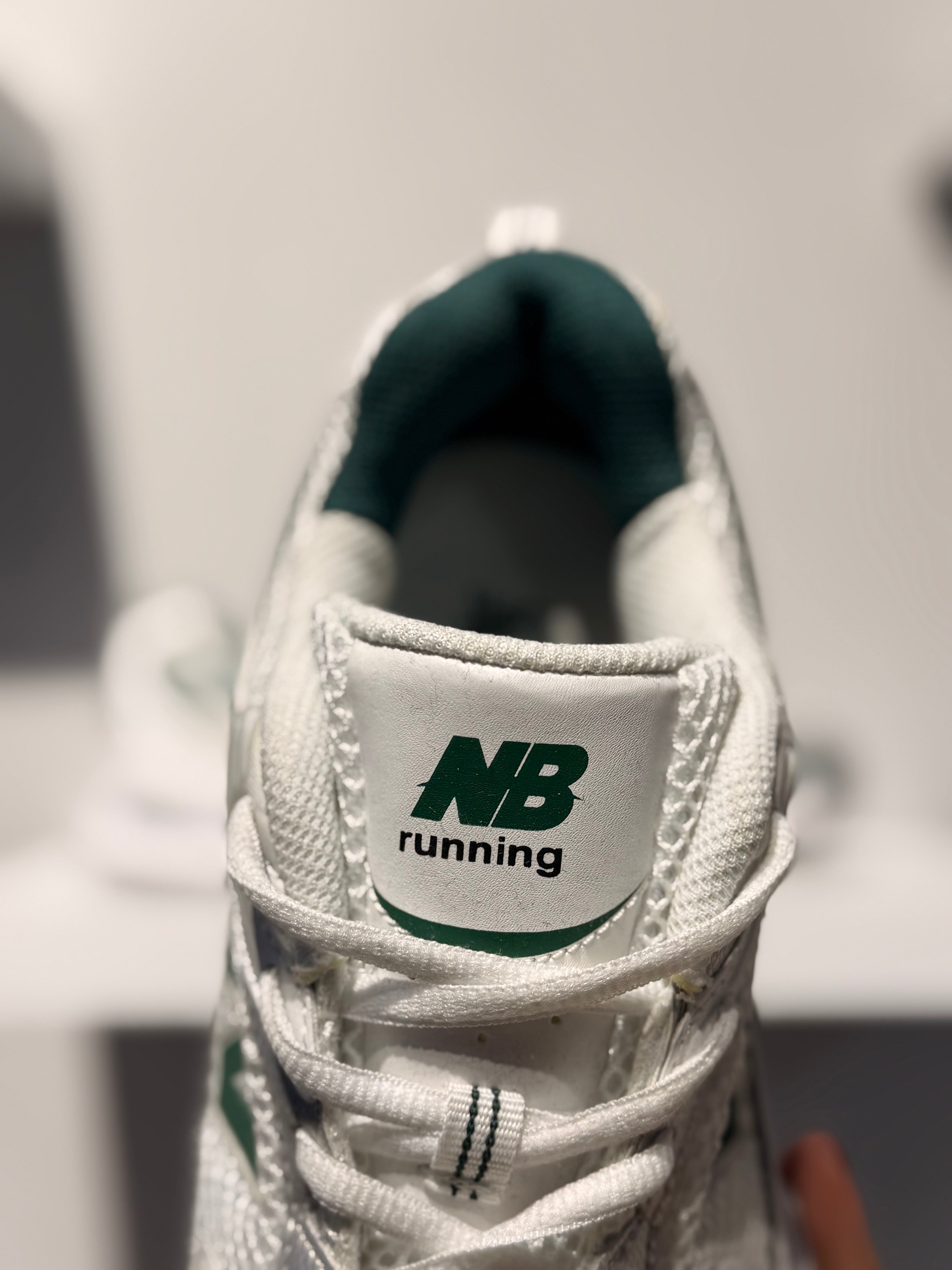 NEW BALANCE 530 WHITE GREEN