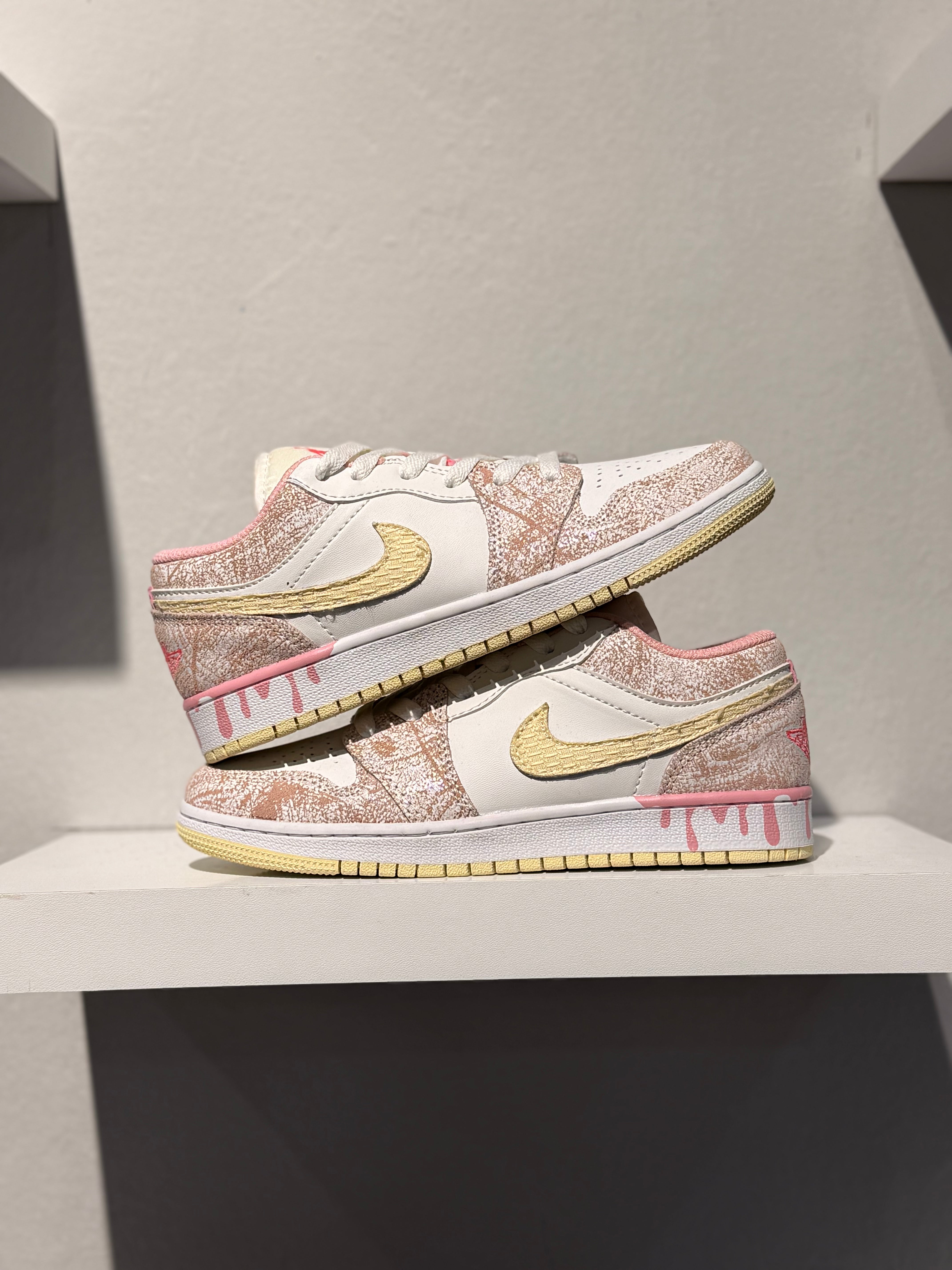 AIR JORDAN 1 LOW PAINT DRIP