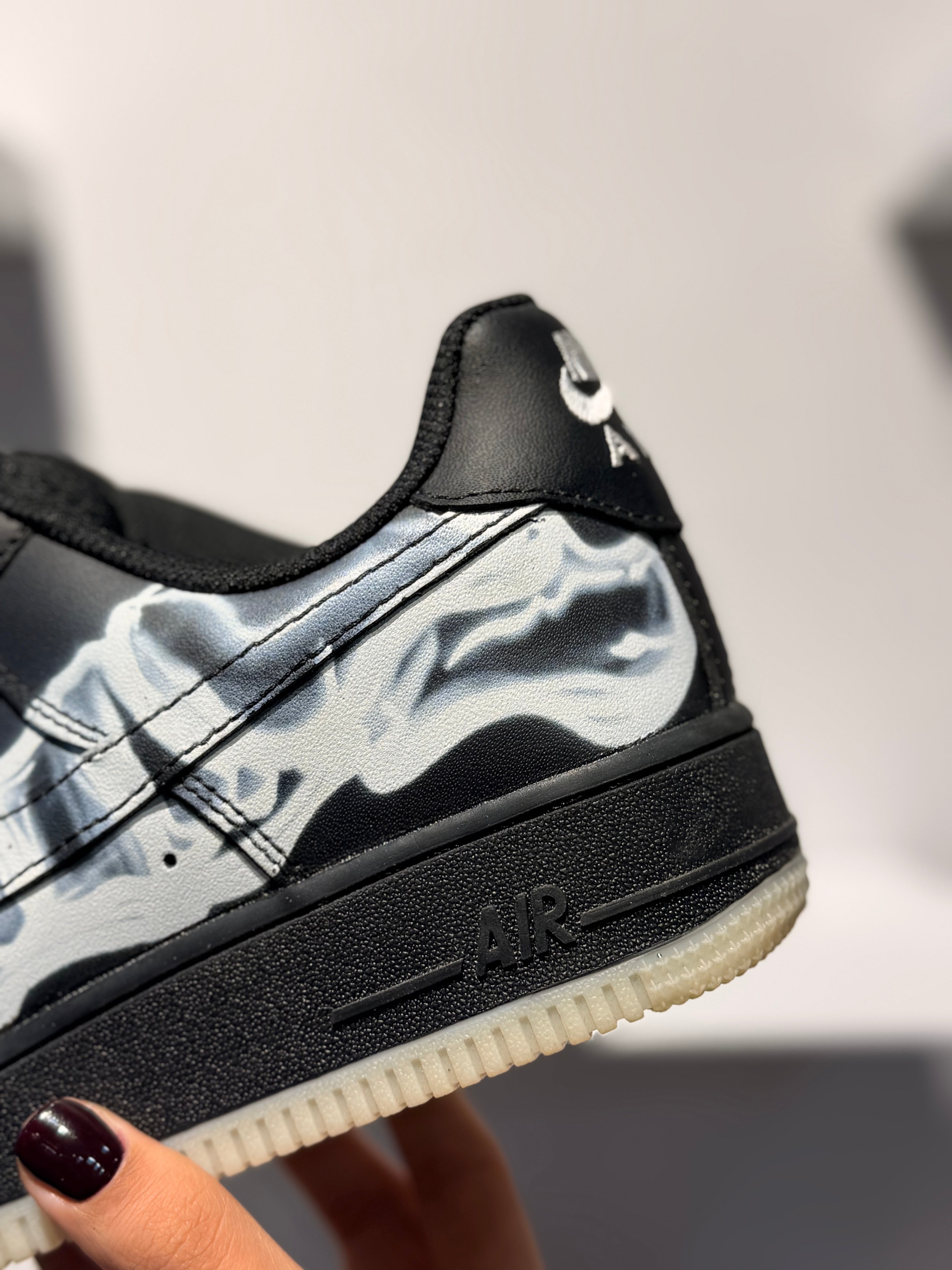 NIKE AIR FORCE SKELETON