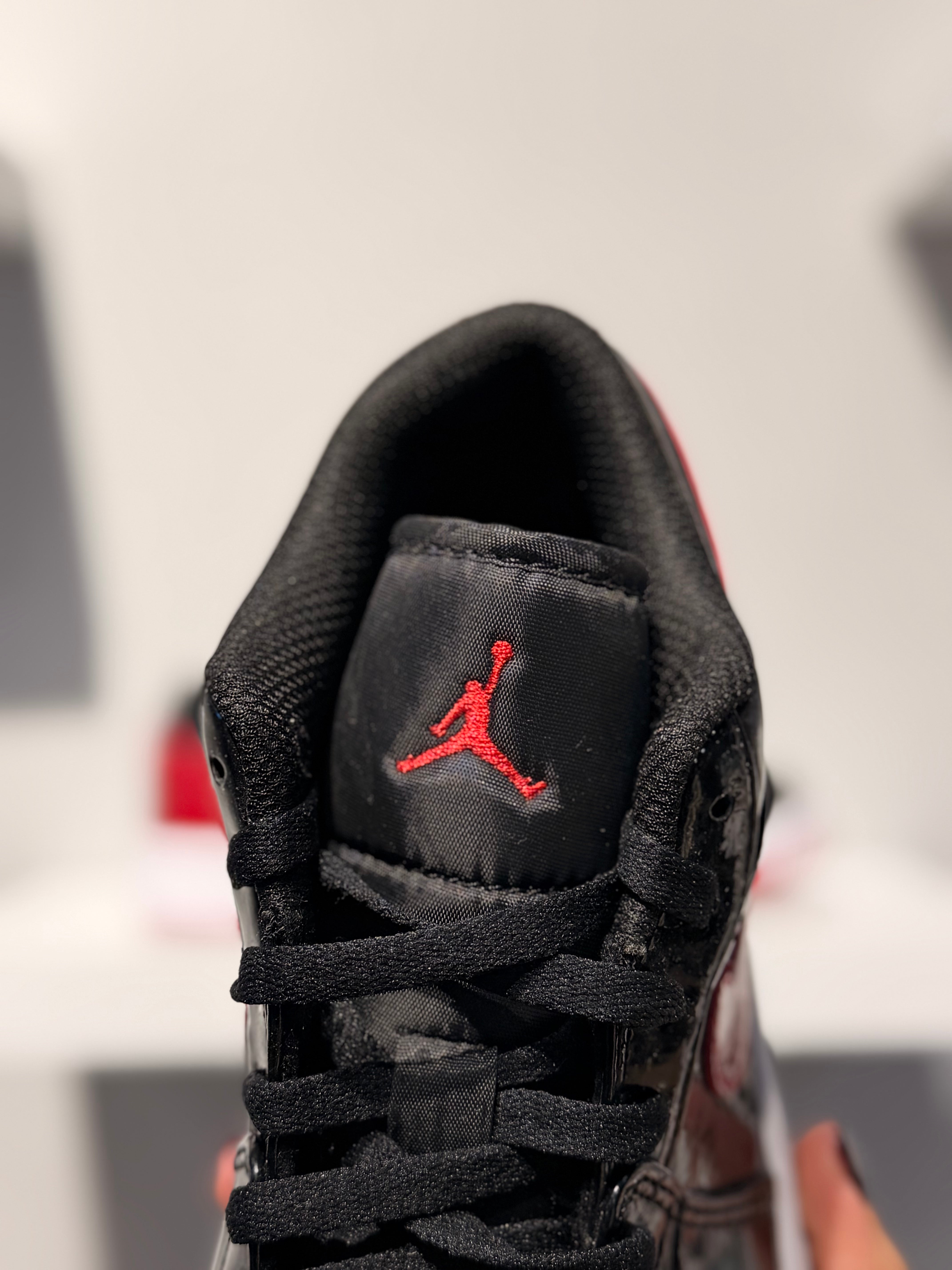 JORDAN 1 LOW PATENT BRED