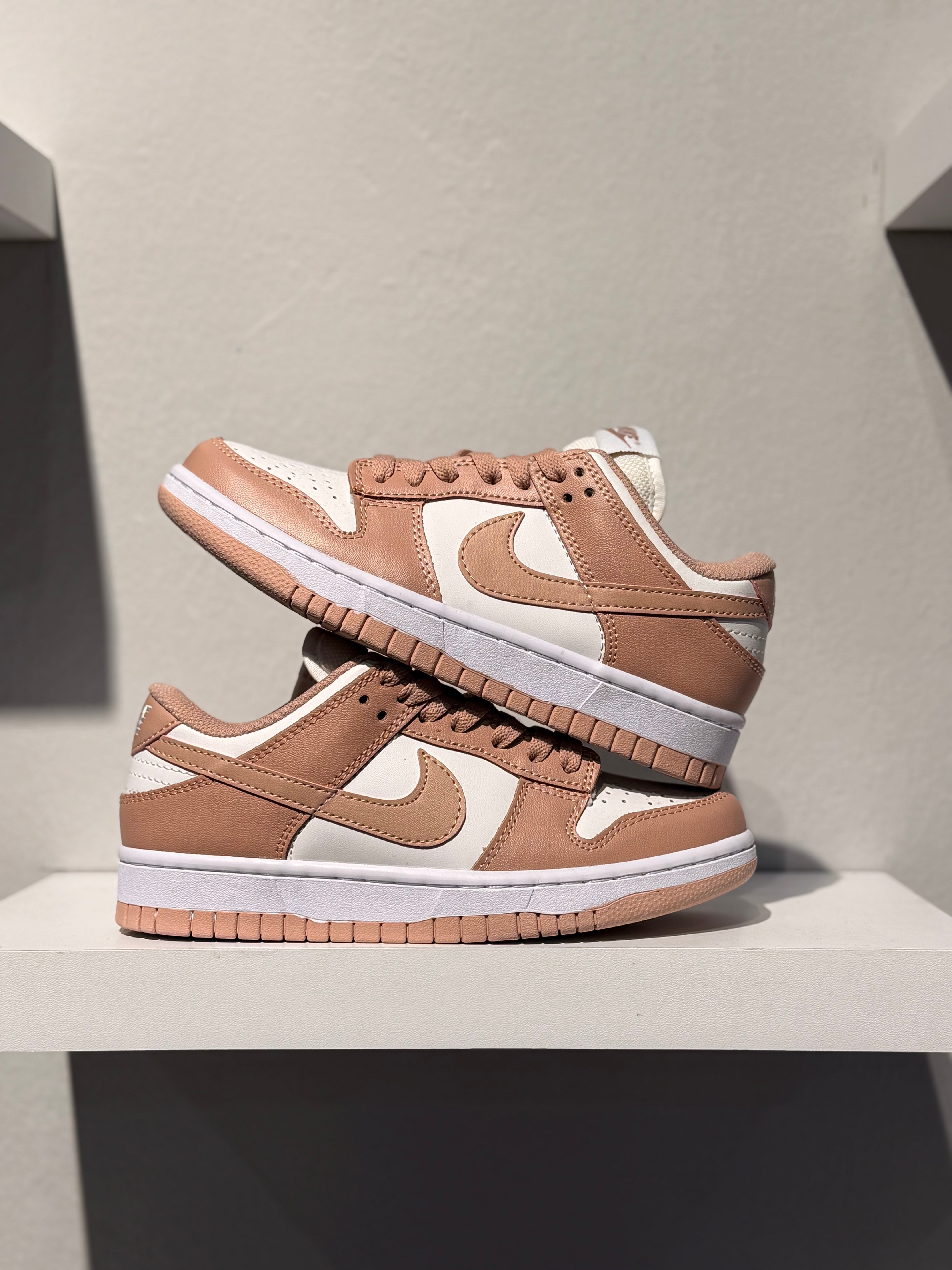 NIKE DUNK LOW ROSE WHISPER