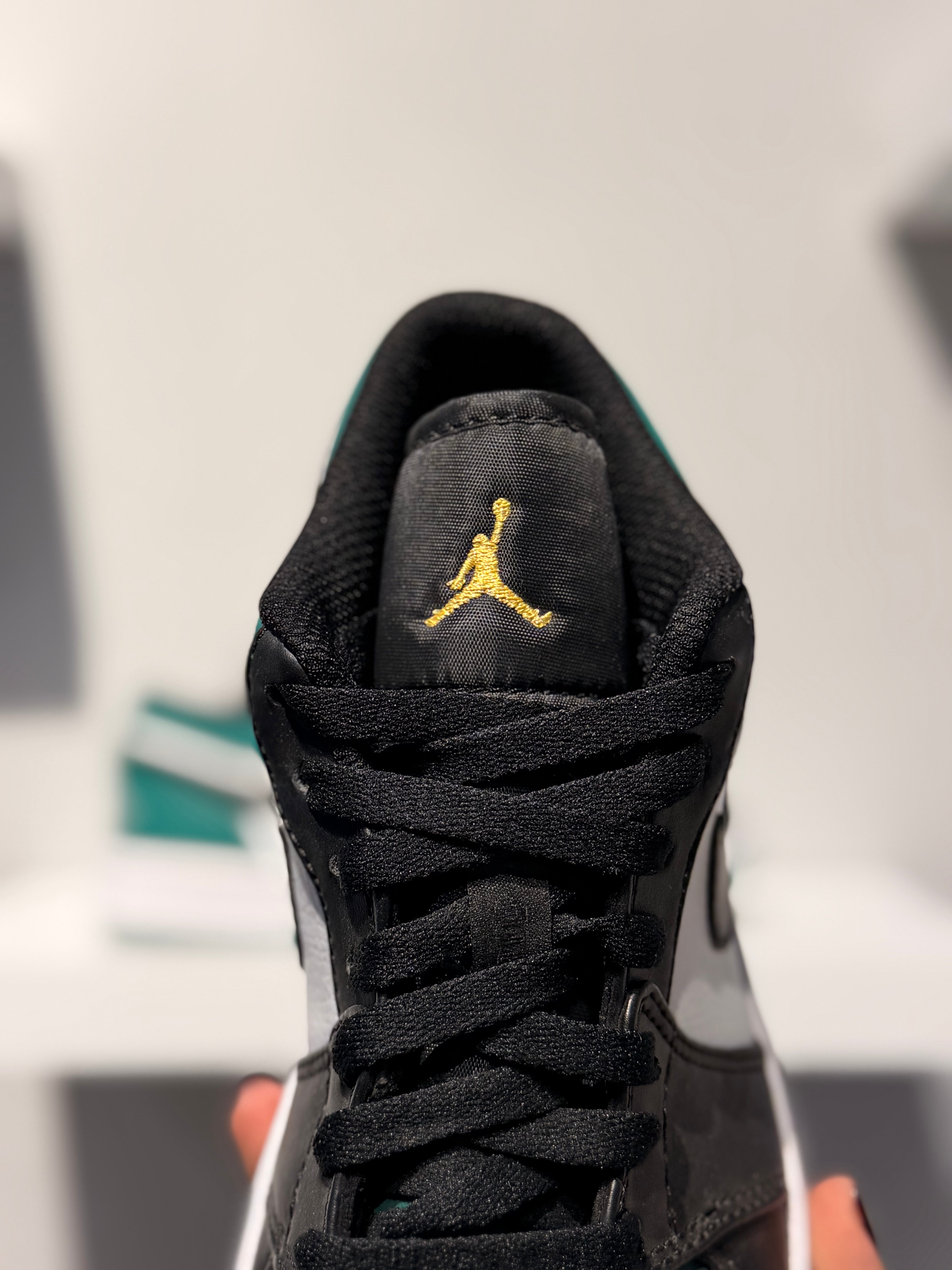 NIKE AIR JORDAN 1 LOW GREEN TOE