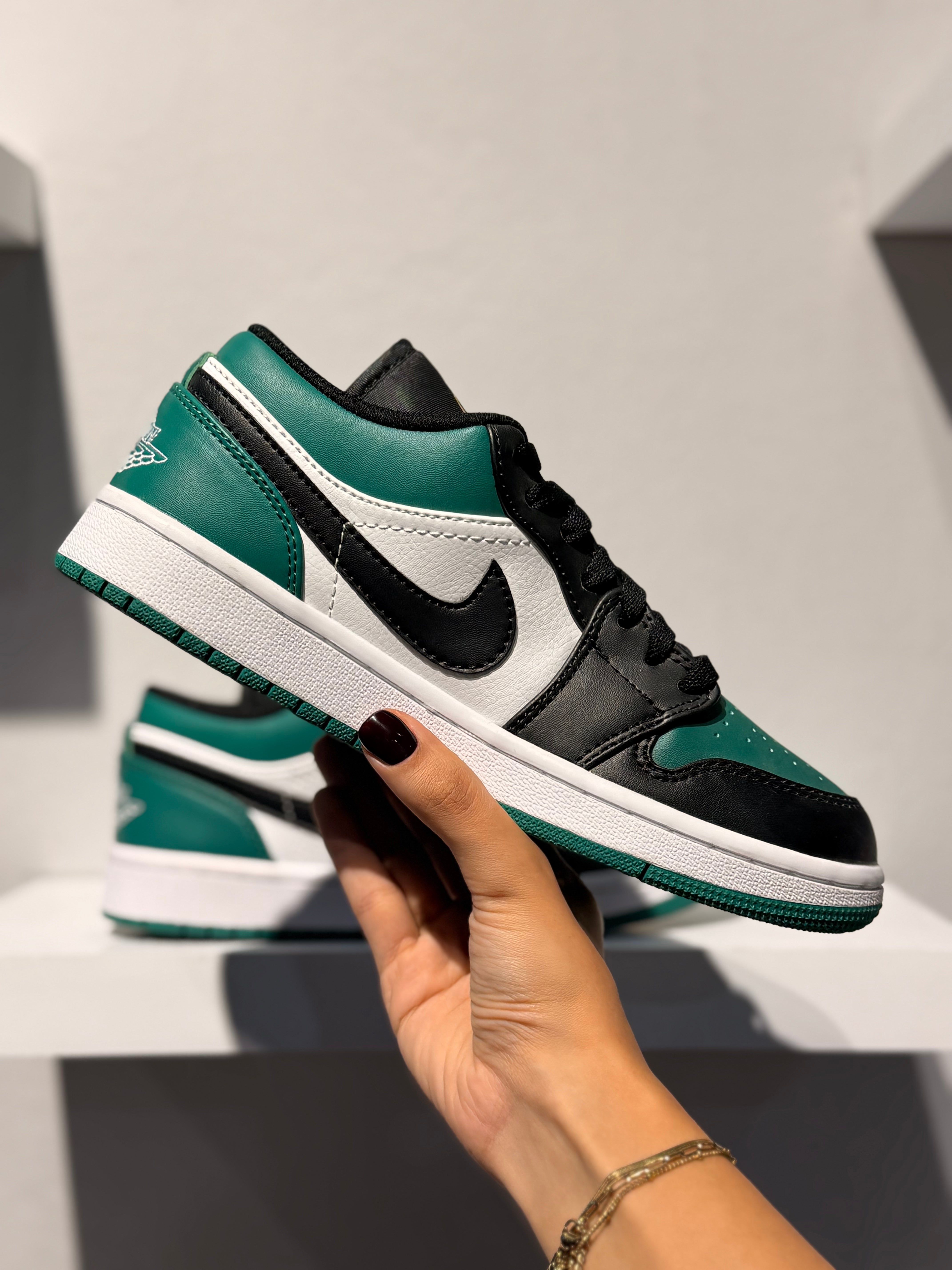 NIKE AIR JORDAN 1 LOW GREEN TOE