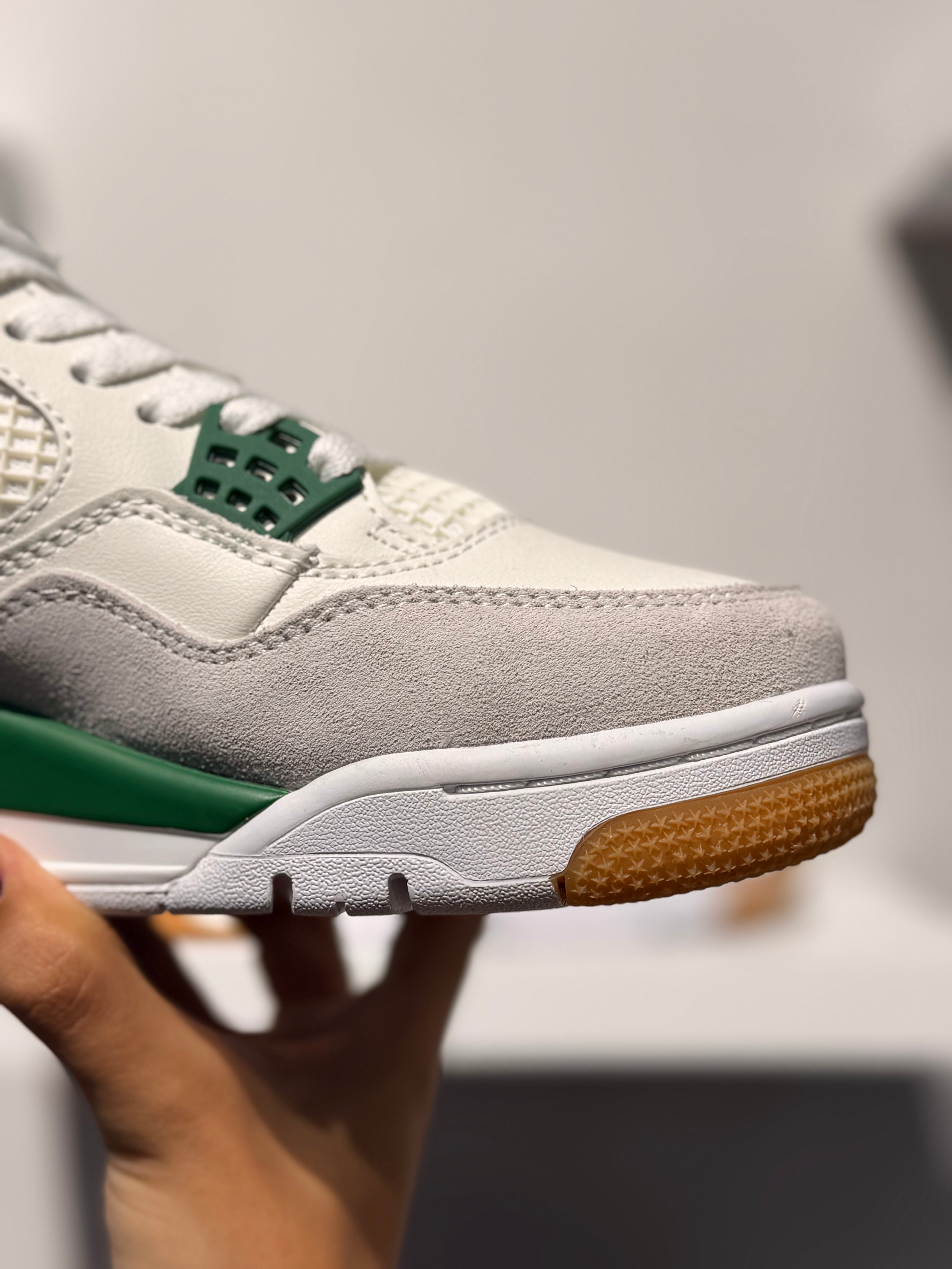NIKE AIR JORDAN 4 RETRO SB PINE GREEN