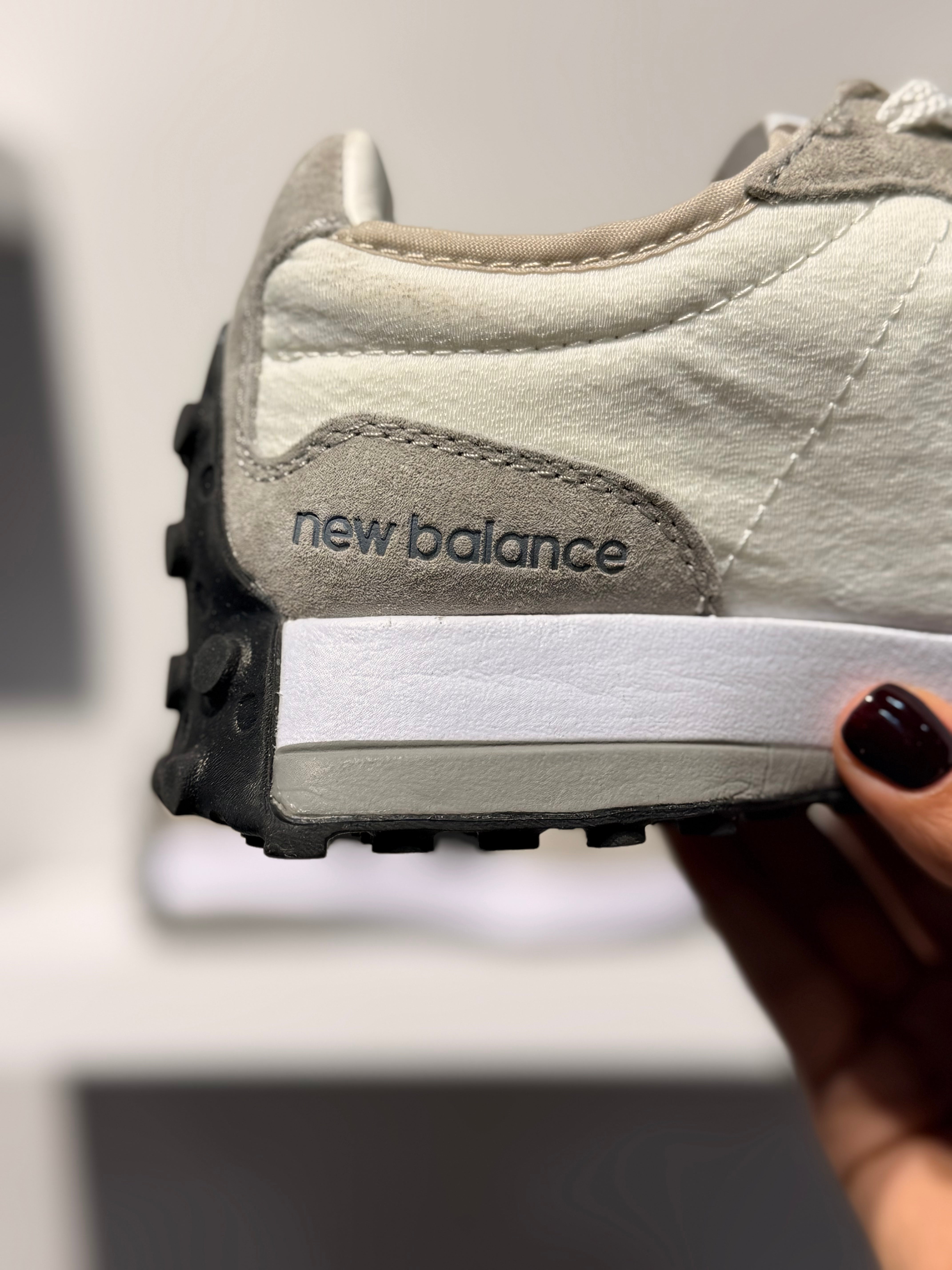 New Balance 327 x Levi's