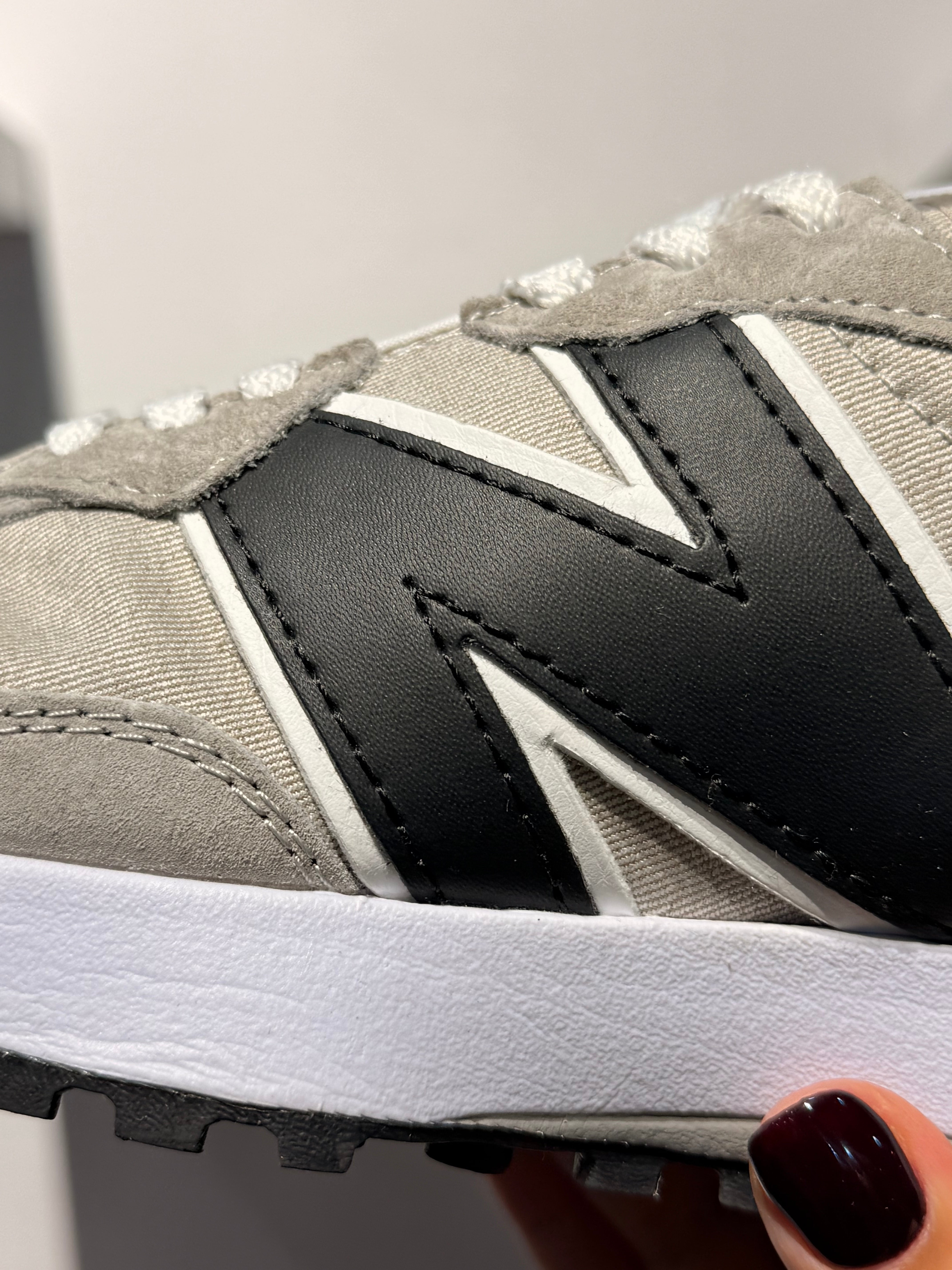 New Balance 327 x Levi's