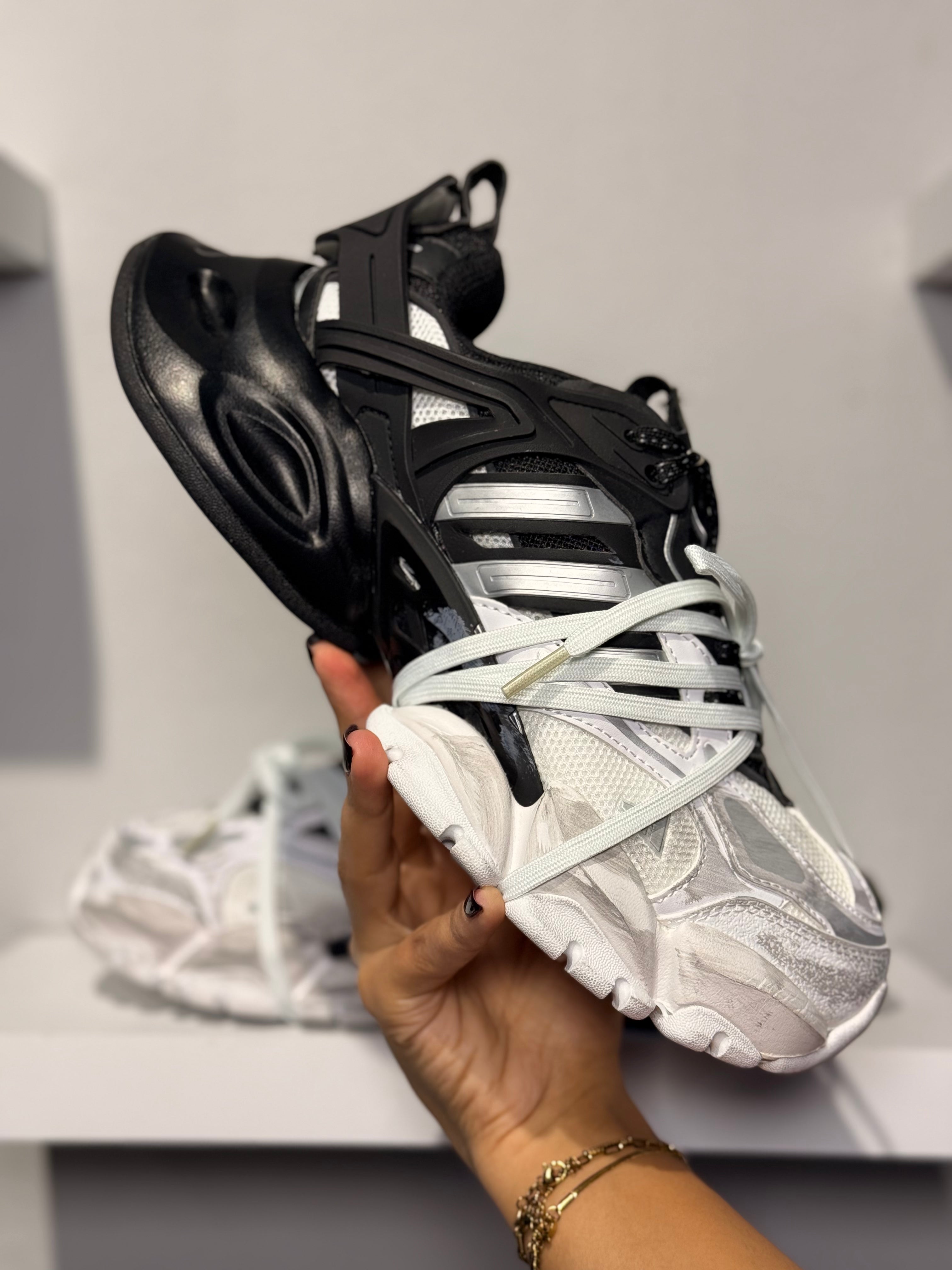 ADIDAS XLG RUNNER DELUXE
