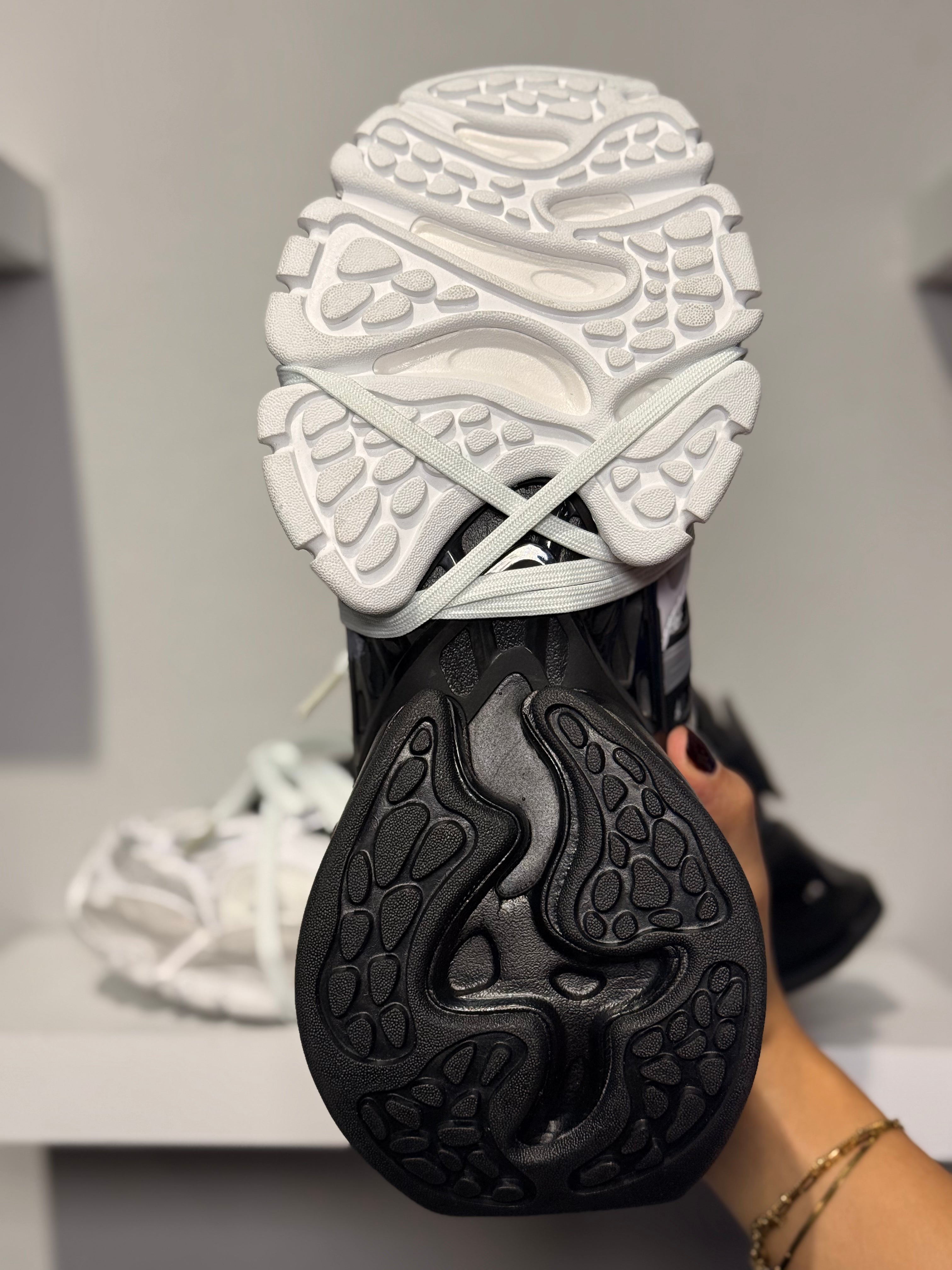 ADIDAS XLG RUNNER DELUXE
