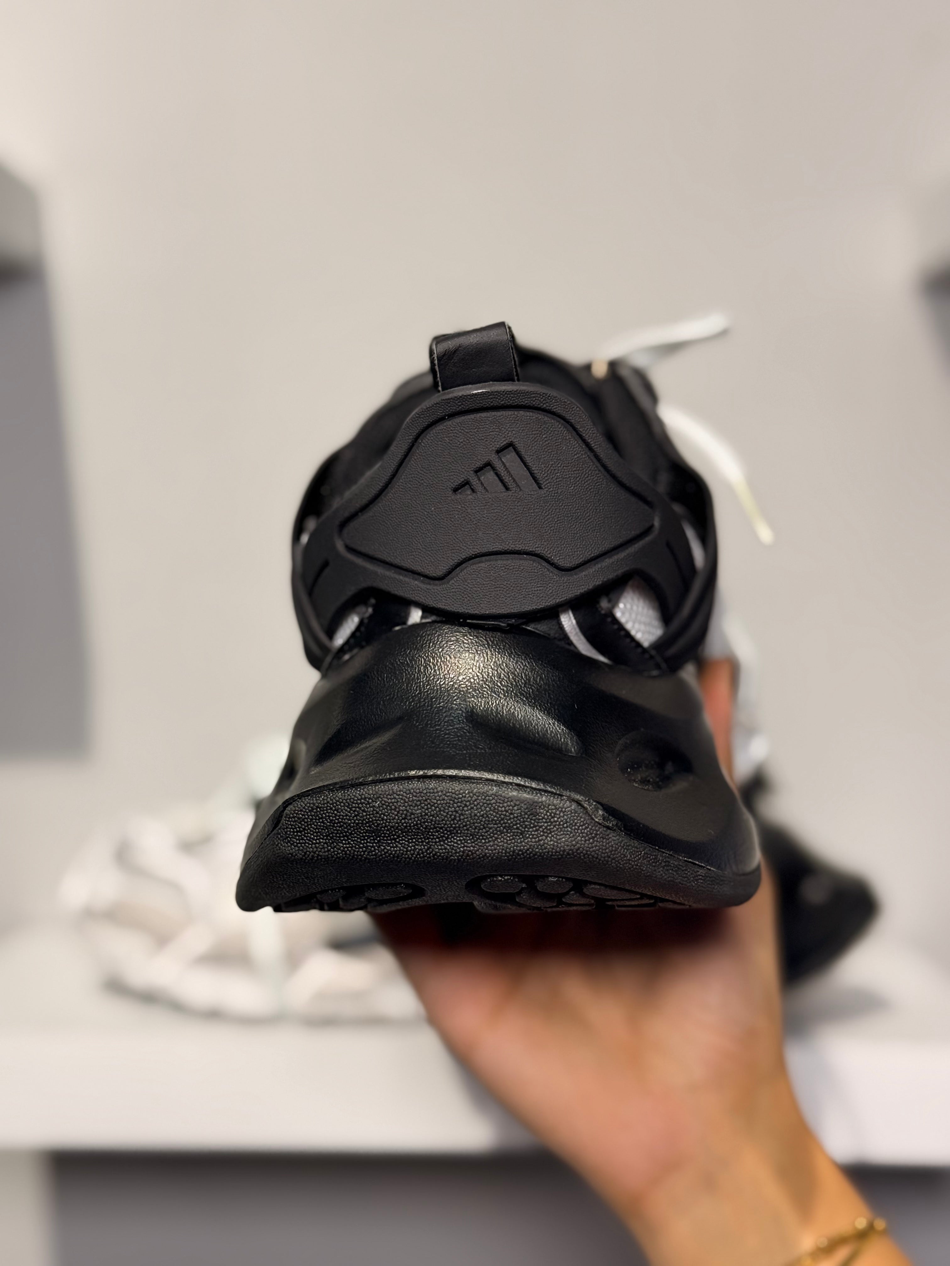ADIDAS XLG RUNNER DELUXE