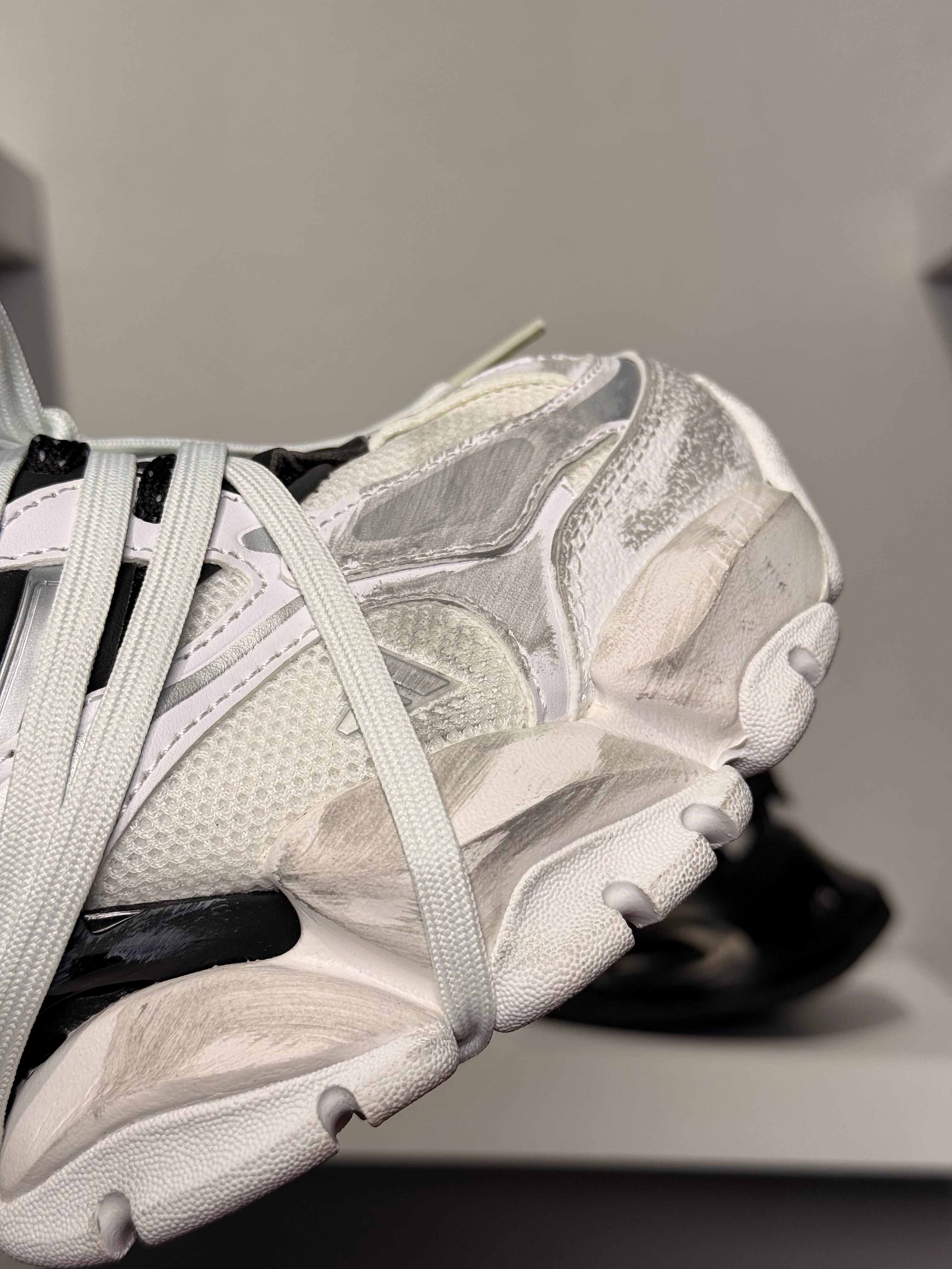 ADIDAS XLG RUNNER DELUXE