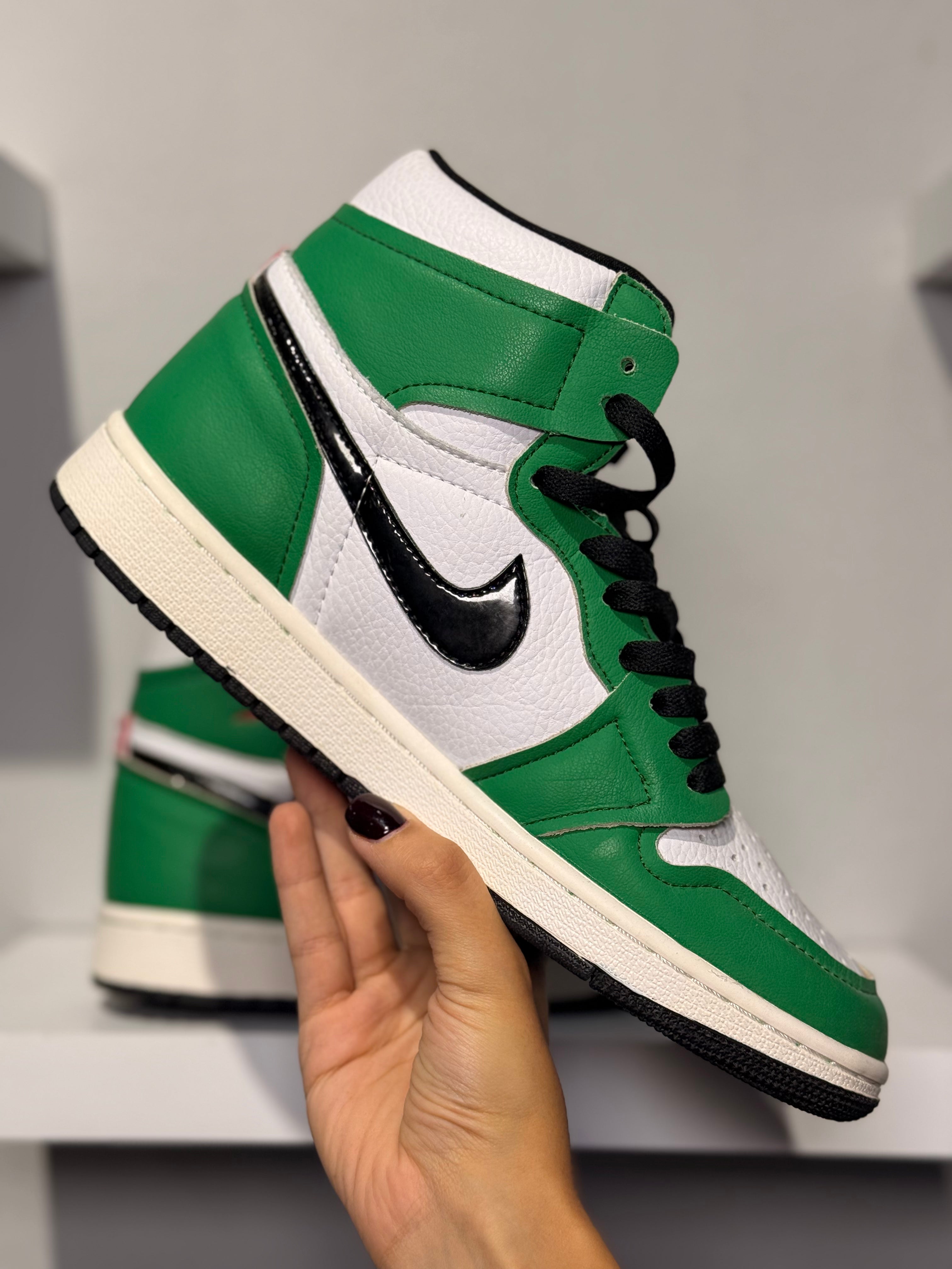 AIR JORDAN 1 WMNS RETRO HIGH LUCKY GREEN