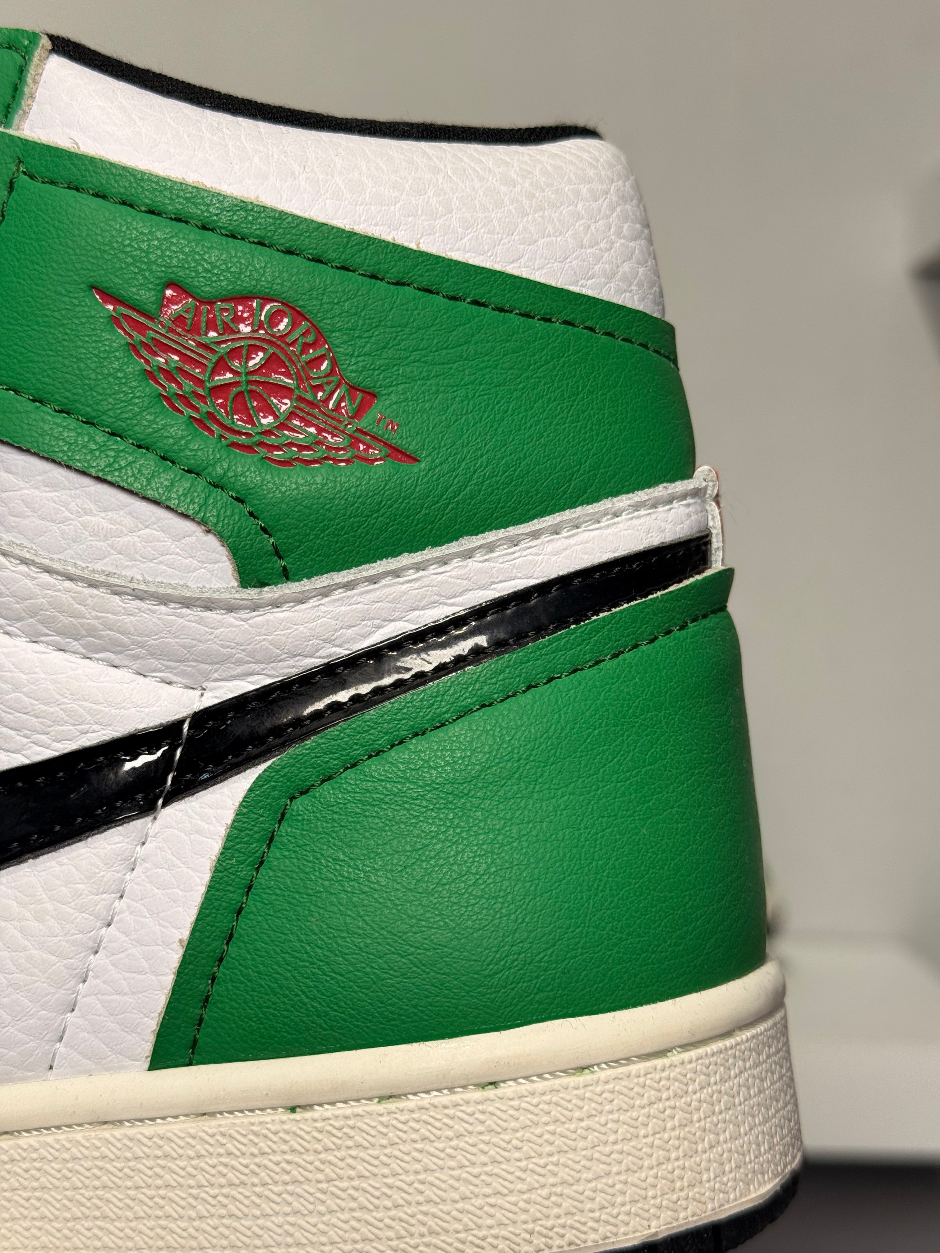 AIR JORDAN 1 WMNS RETRO HIGH LUCKY GREEN