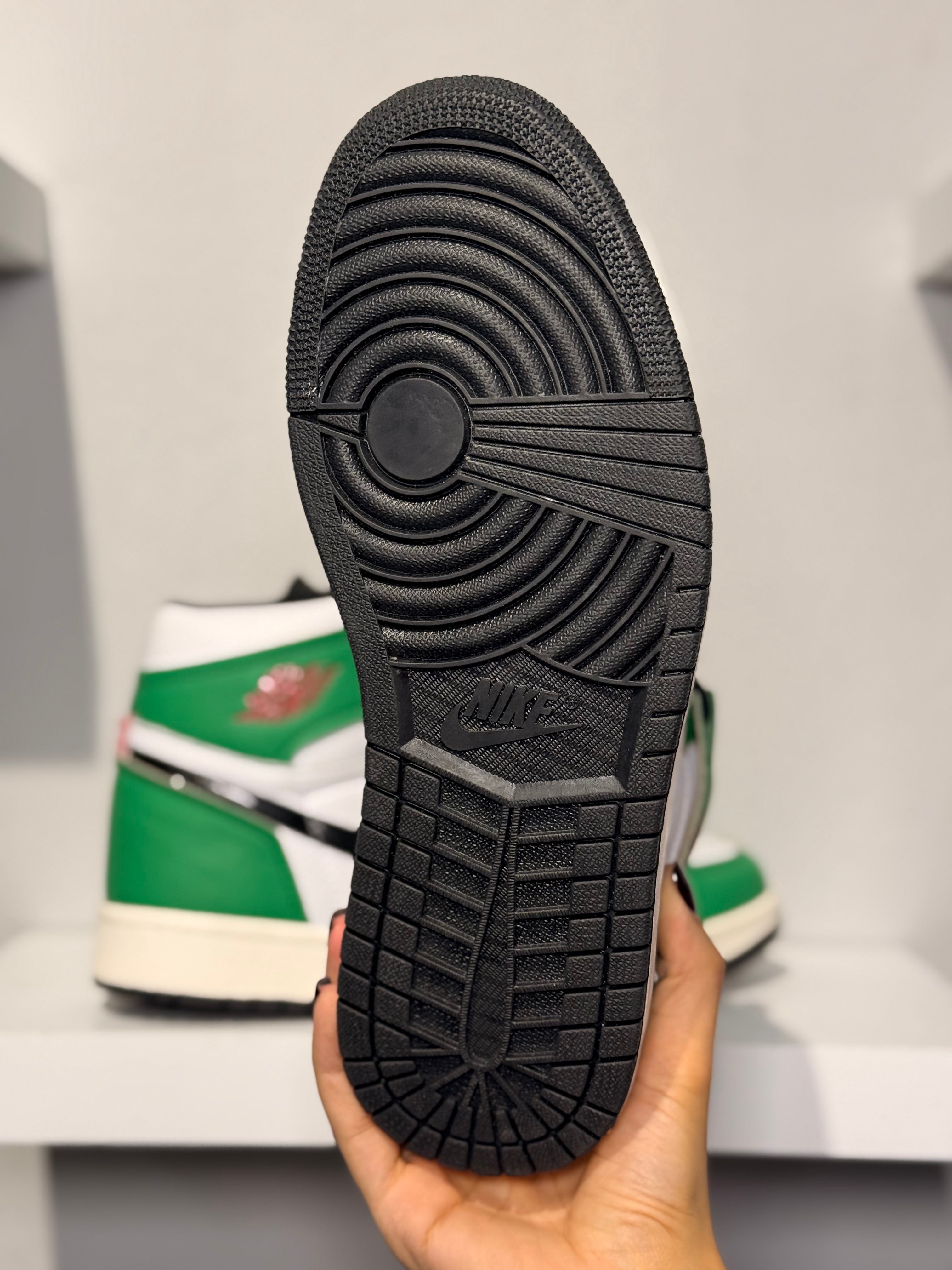 AIR JORDAN 1 WMNS RETRO HIGH LUCKY GREEN