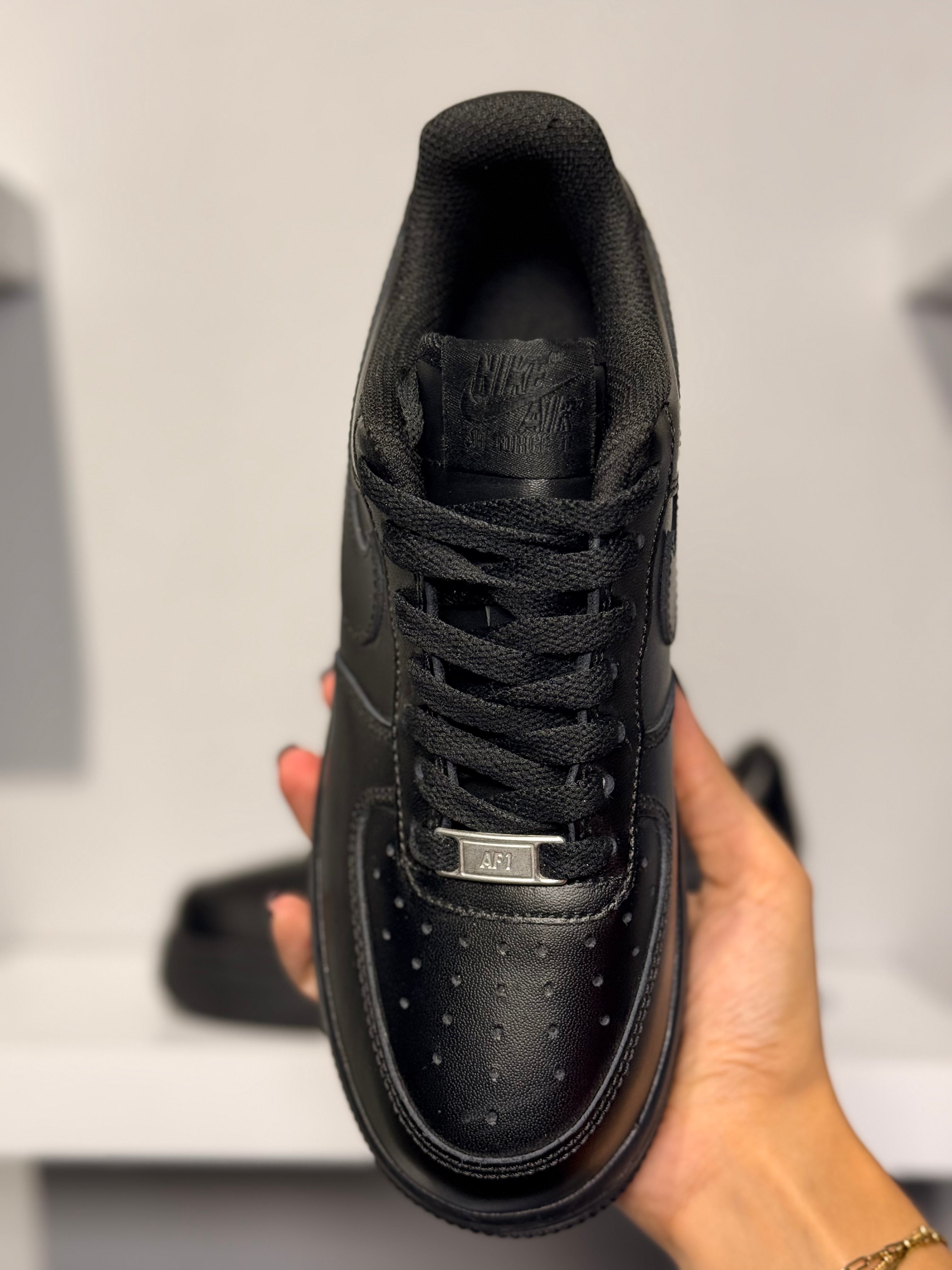 NIKE AIR FORCE 1 TRIPLE BLACK