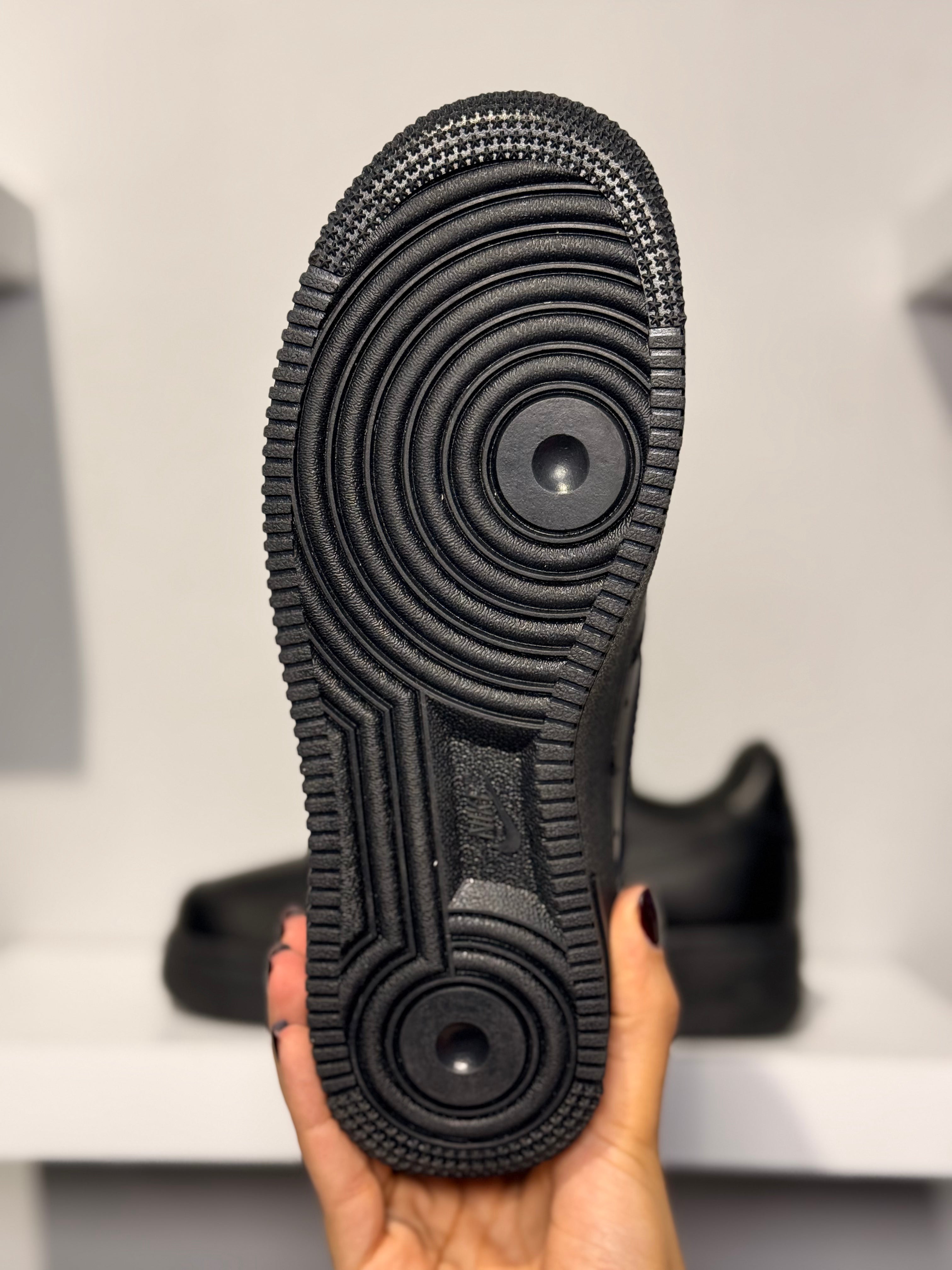 NIKE AIR FORCE 1 TRIPLE BLACK