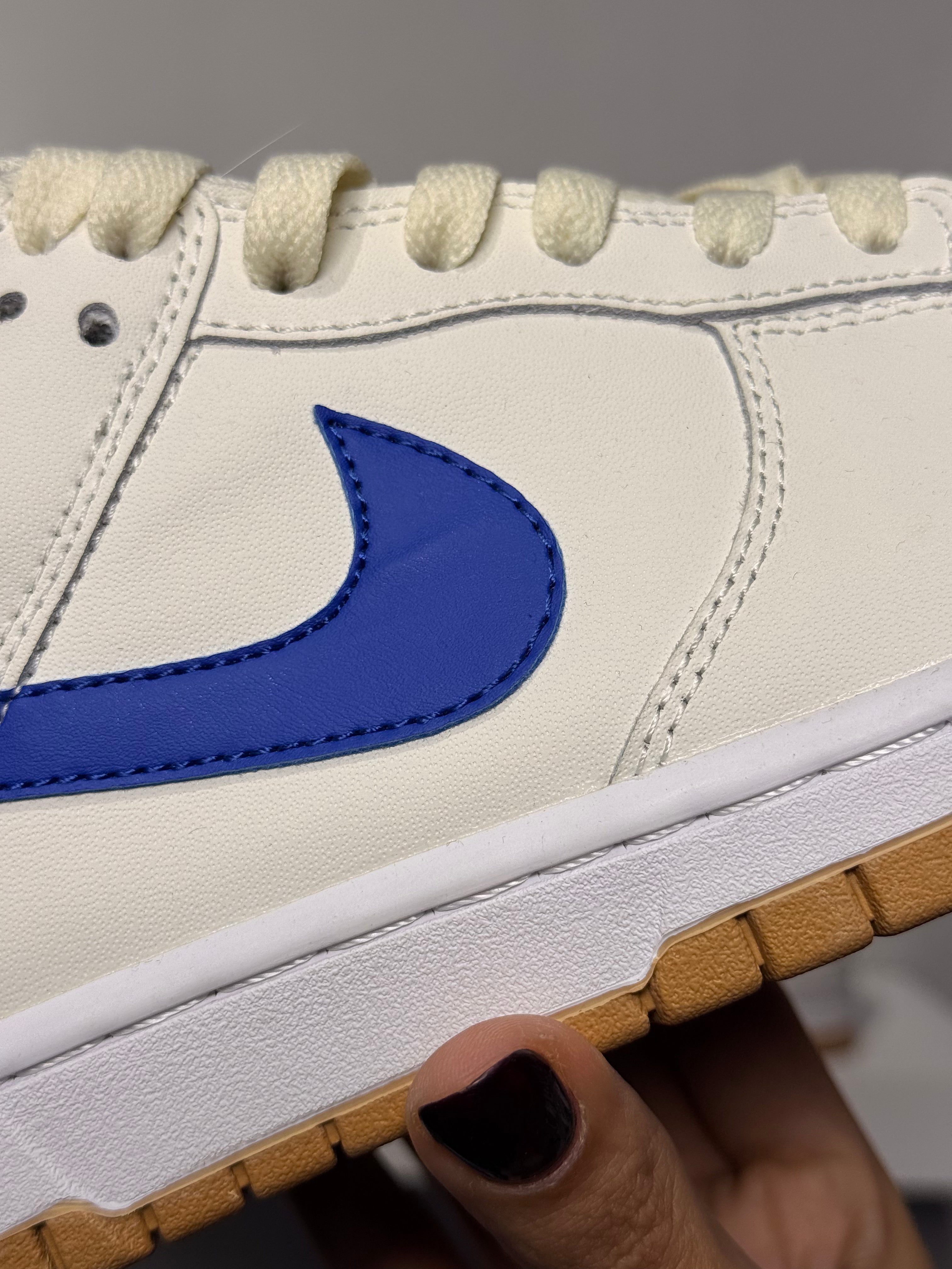NIKE DUNK LOW SE SAIL DARK MARINA BLUE
