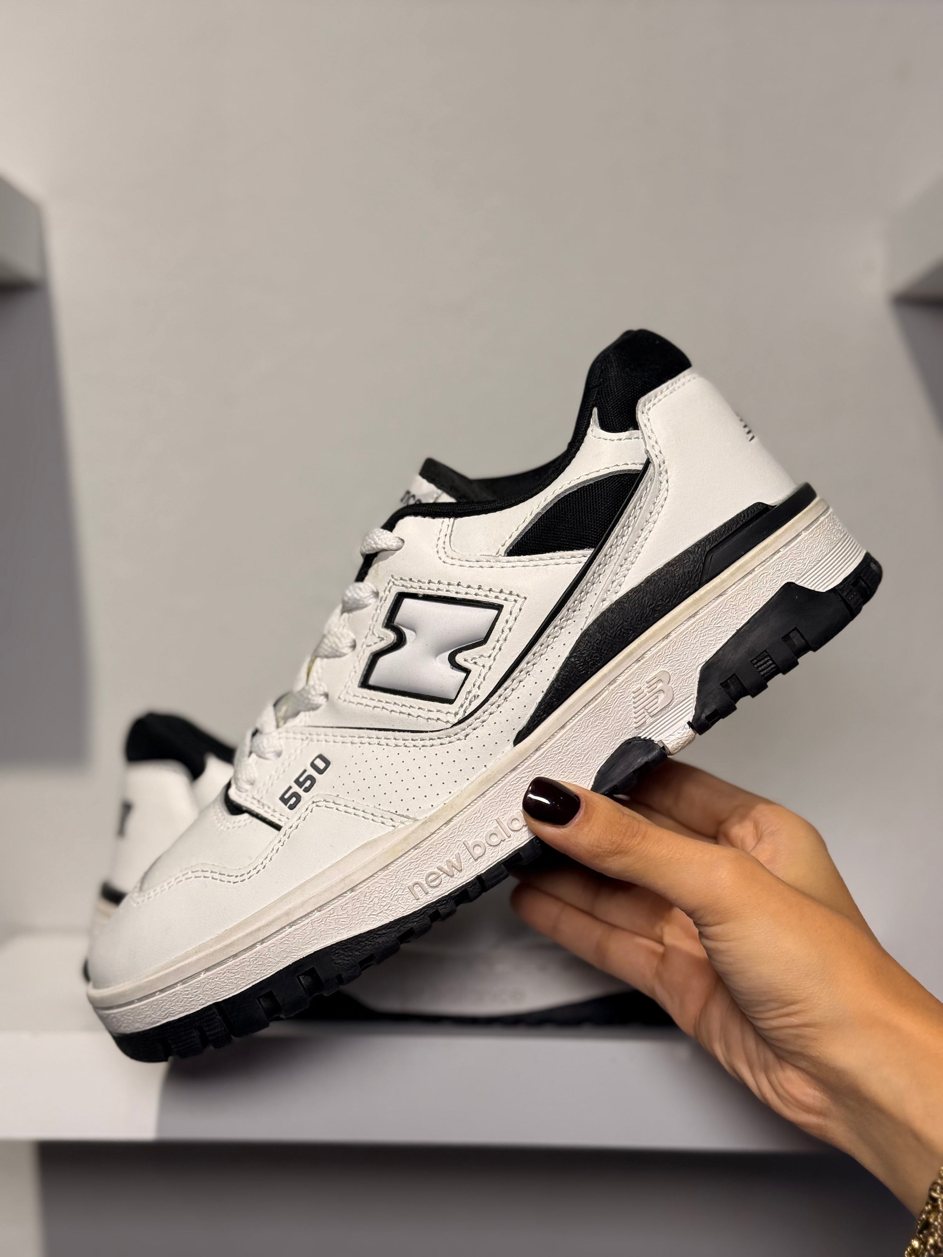New Balance 550 BLACK/WHITE