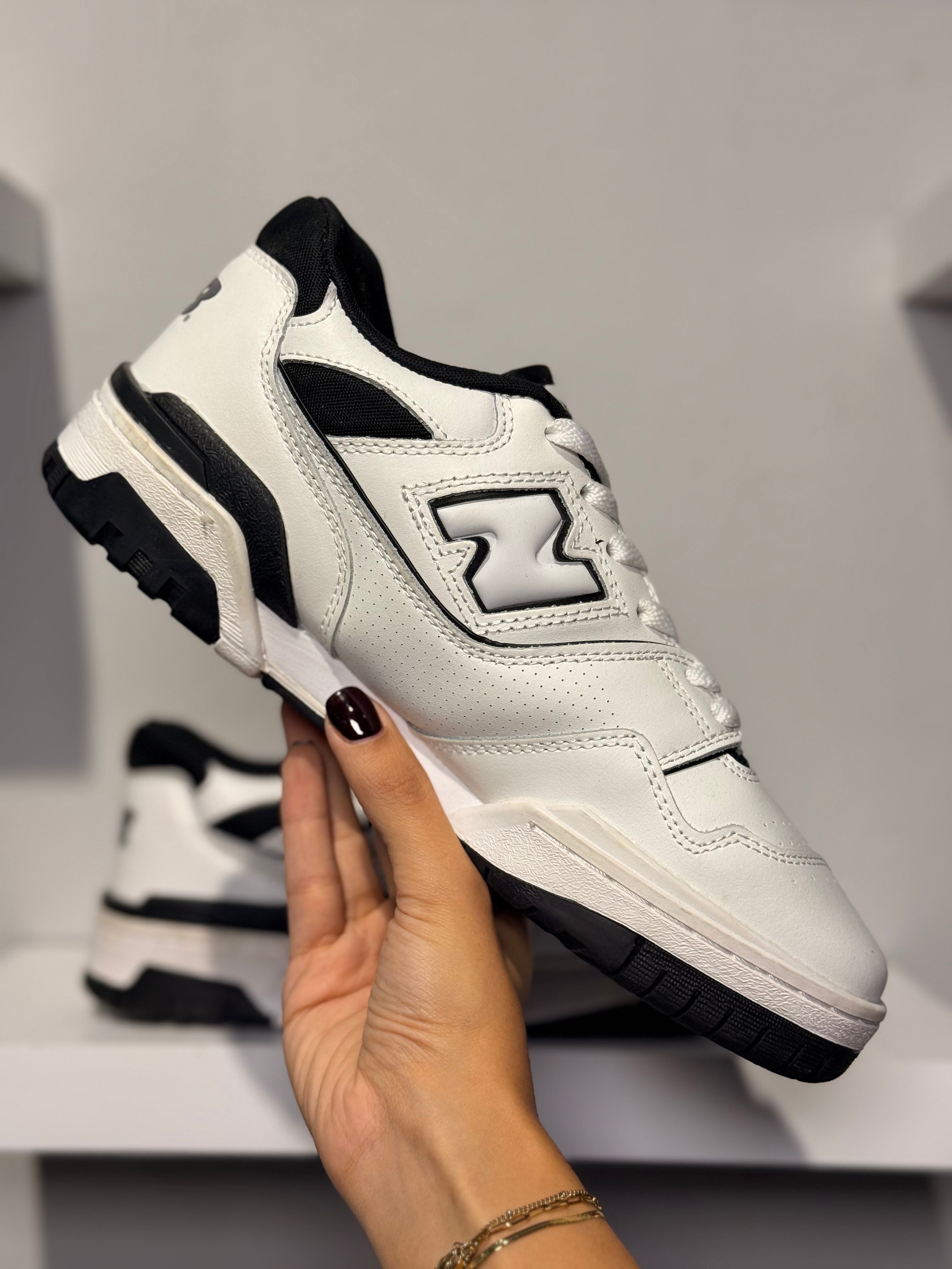 New Balance 550 BLACK/WHITE