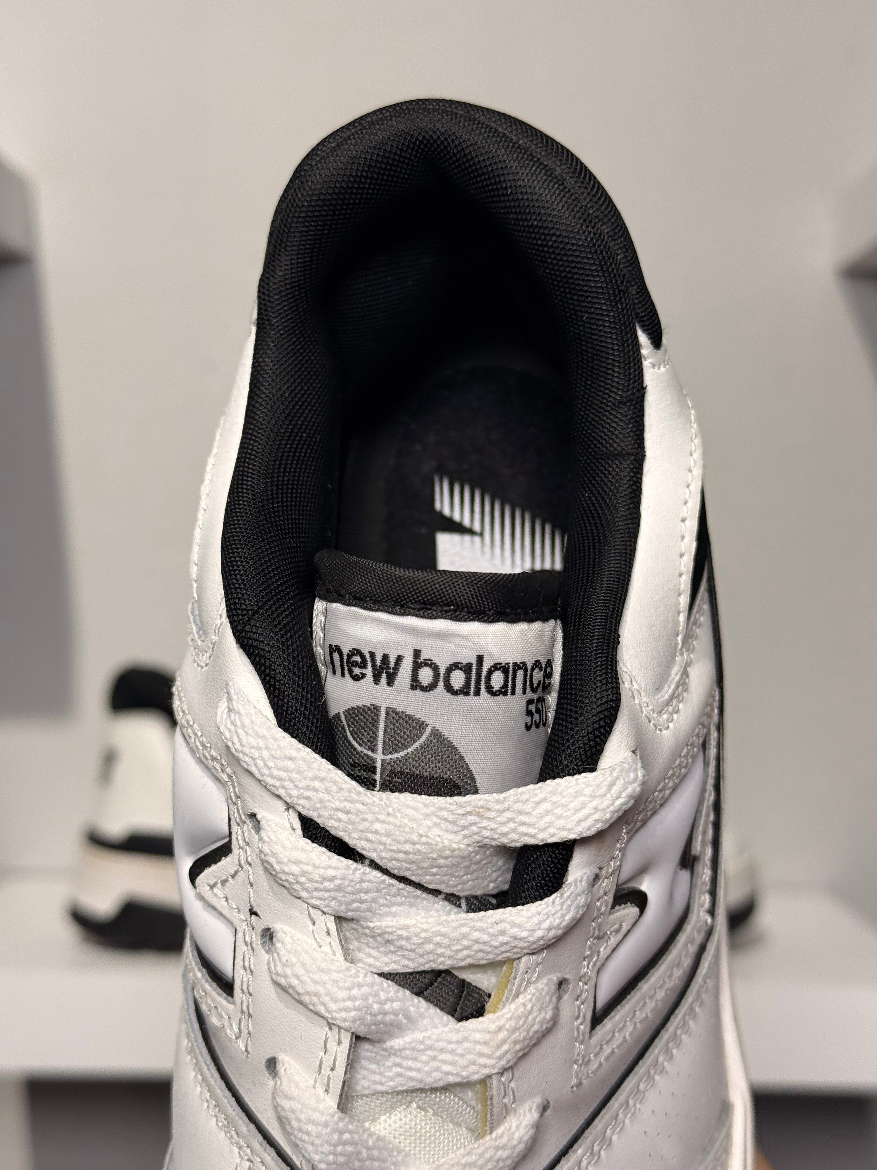 New Balance 550 BLACK/WHITE