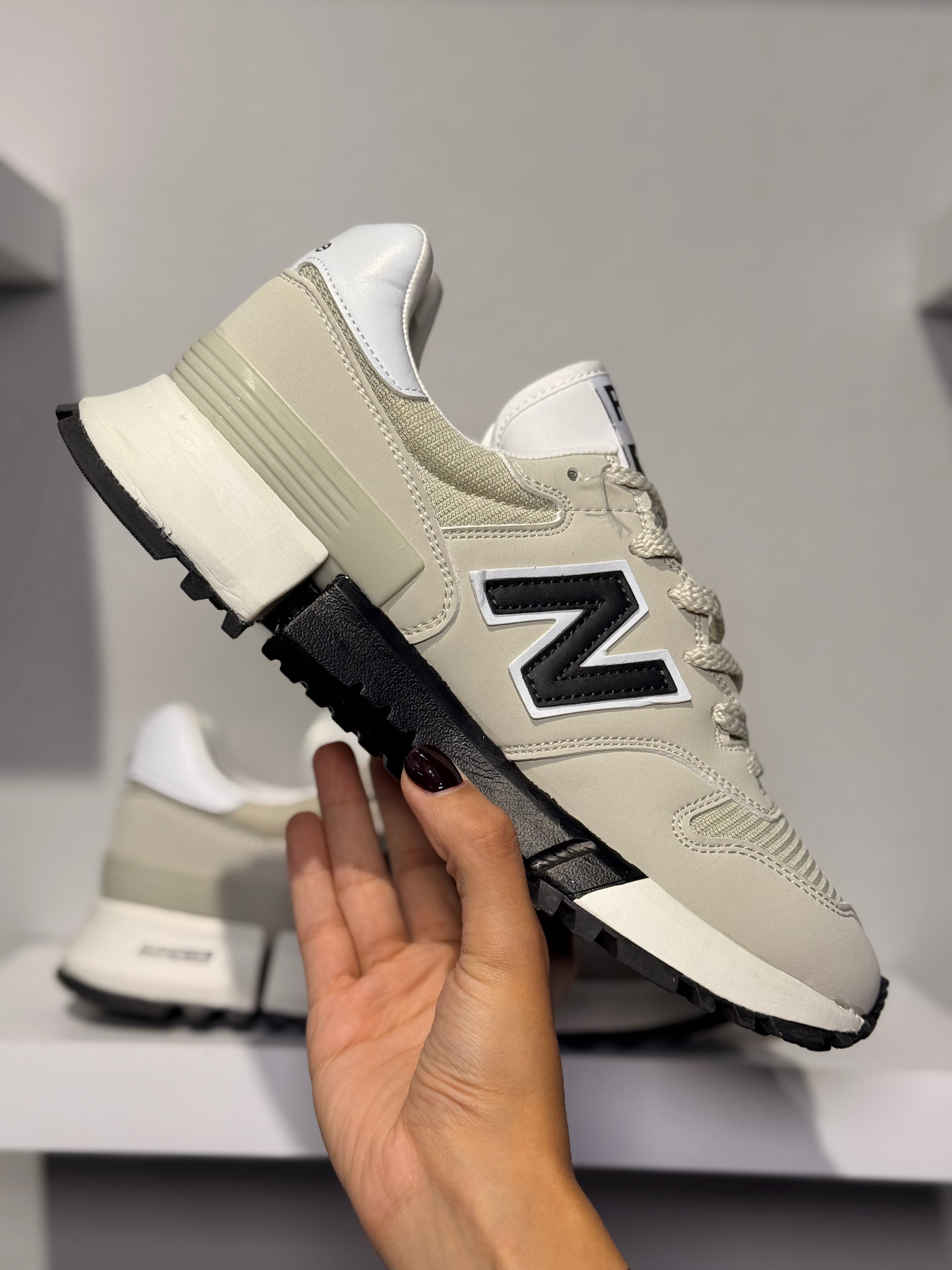 NEW BALANCE RC 1300