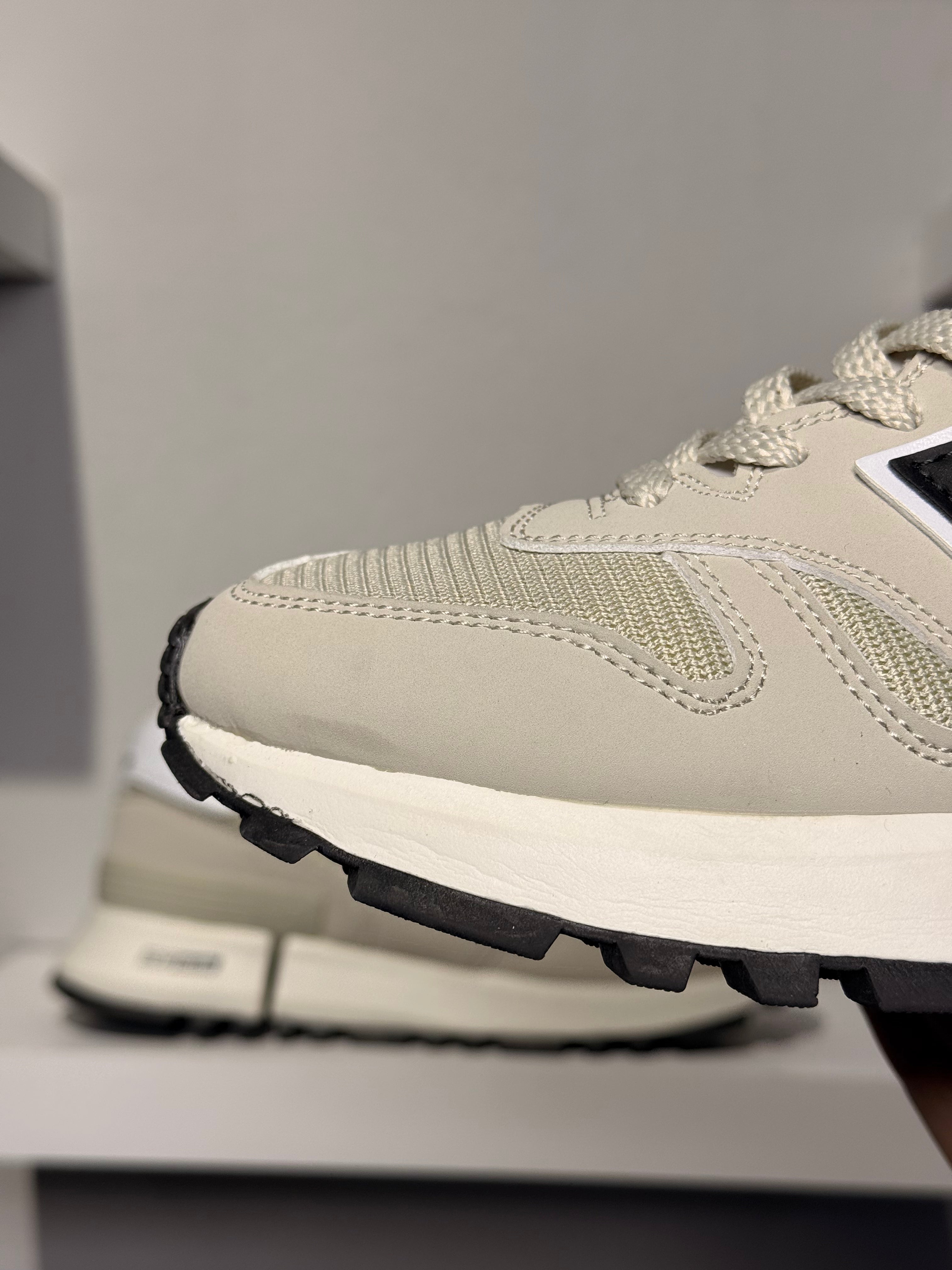 NEW BALANCE RC 1300