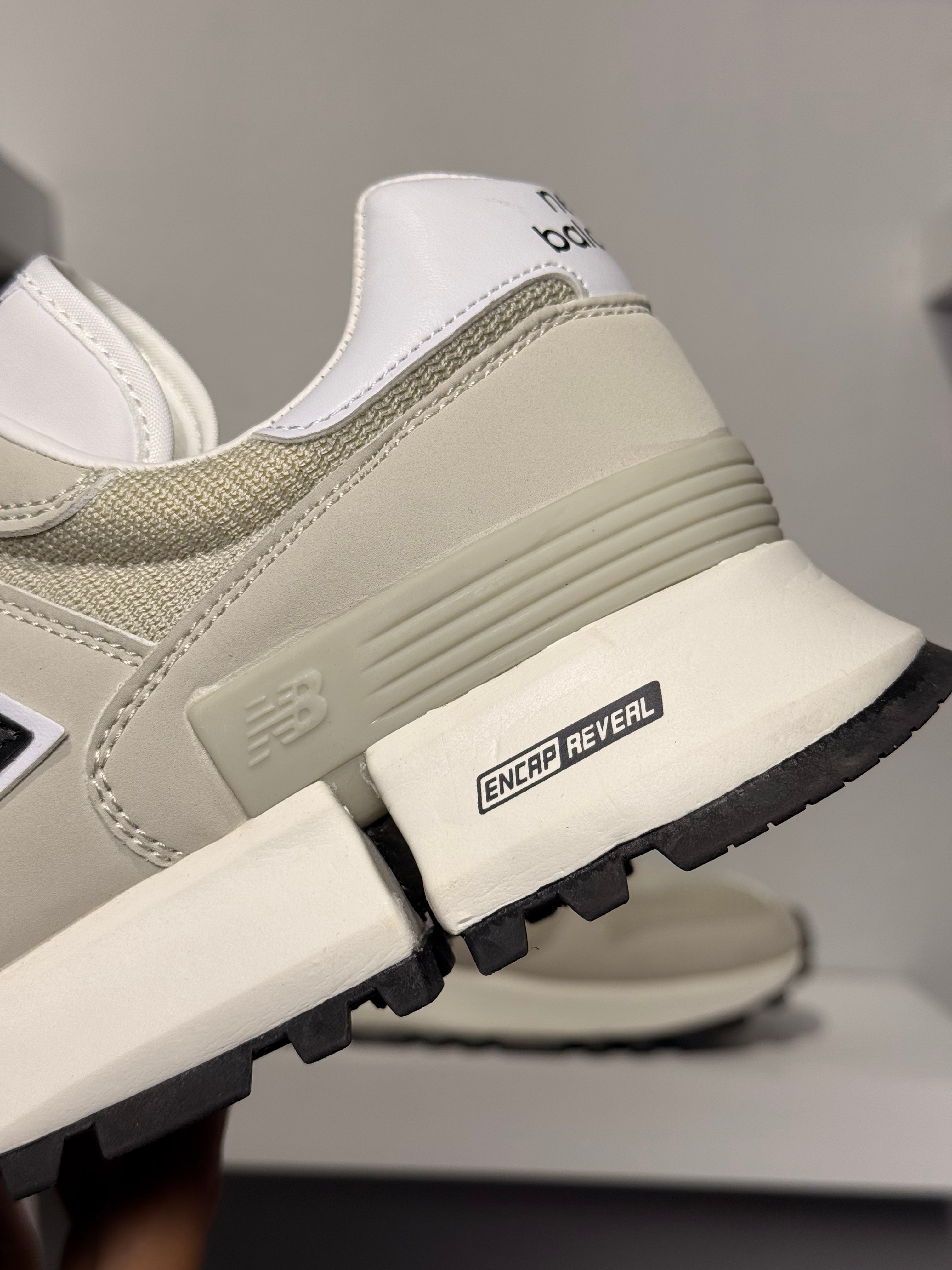 NEW BALANCE RC 1300