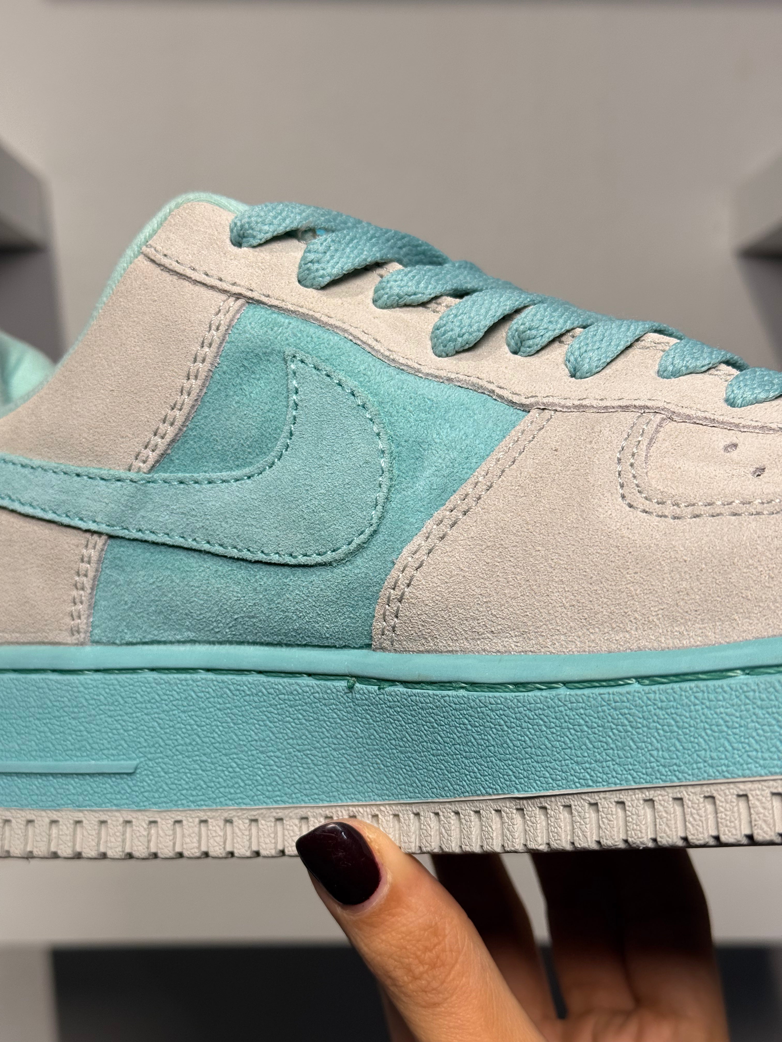 NIKE AIR FORCE 1 TIFFANY & CO