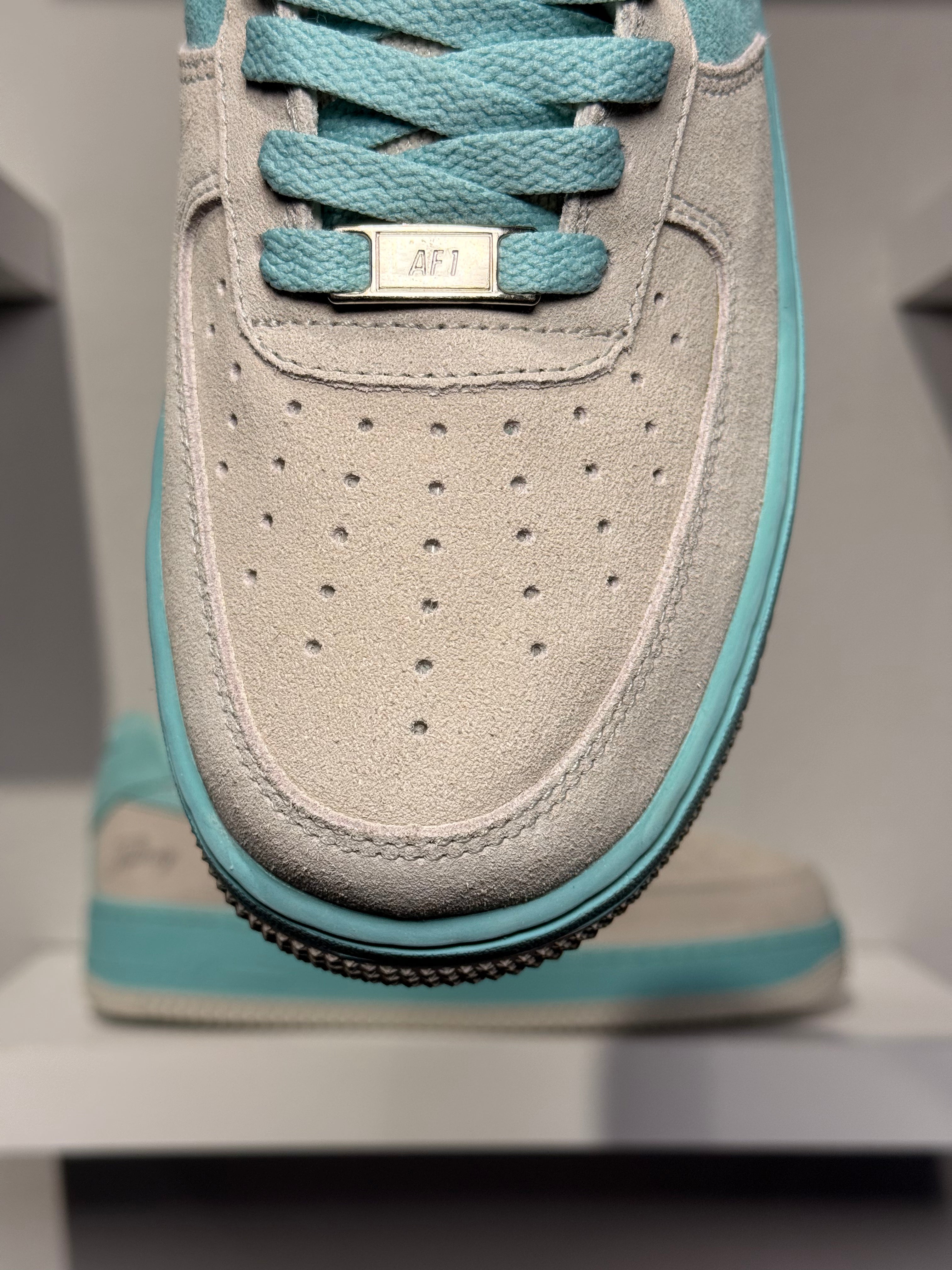 NIKE AIR FORCE 1 TIFFANY & CO