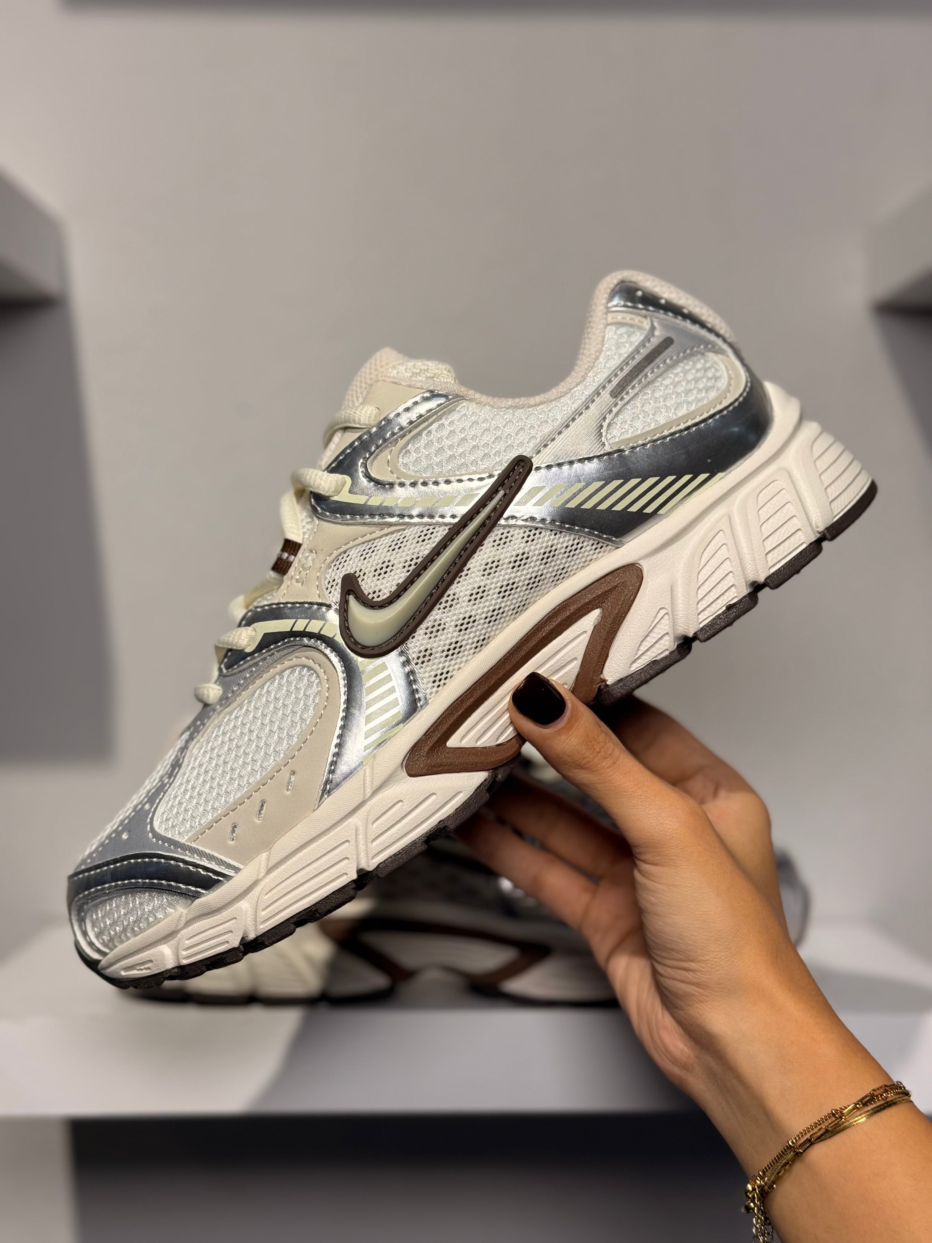 NIKE V5 RNR SAIL FAUNA BROWN