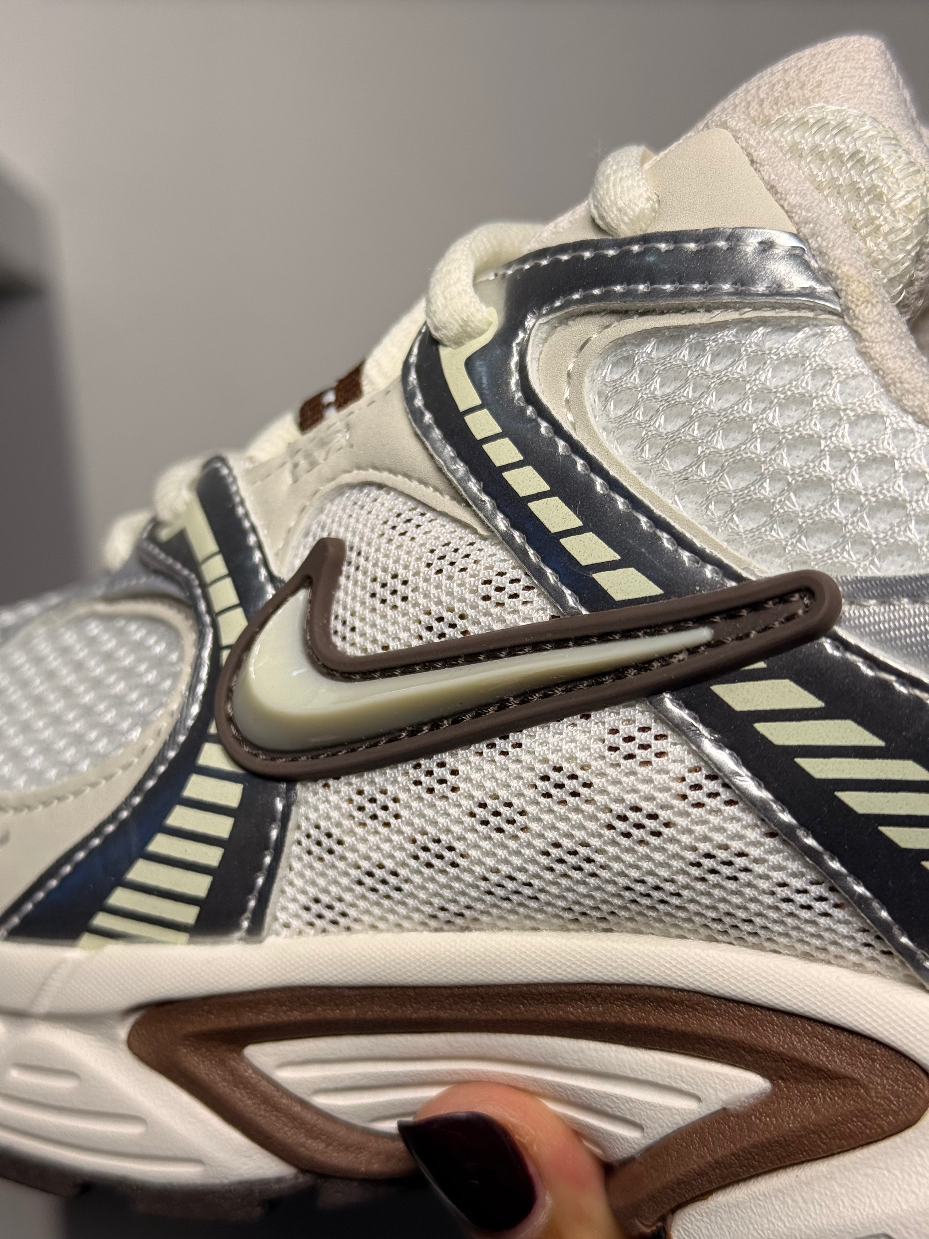 NIKE V5 RNR SAIL FAUNA BROWN