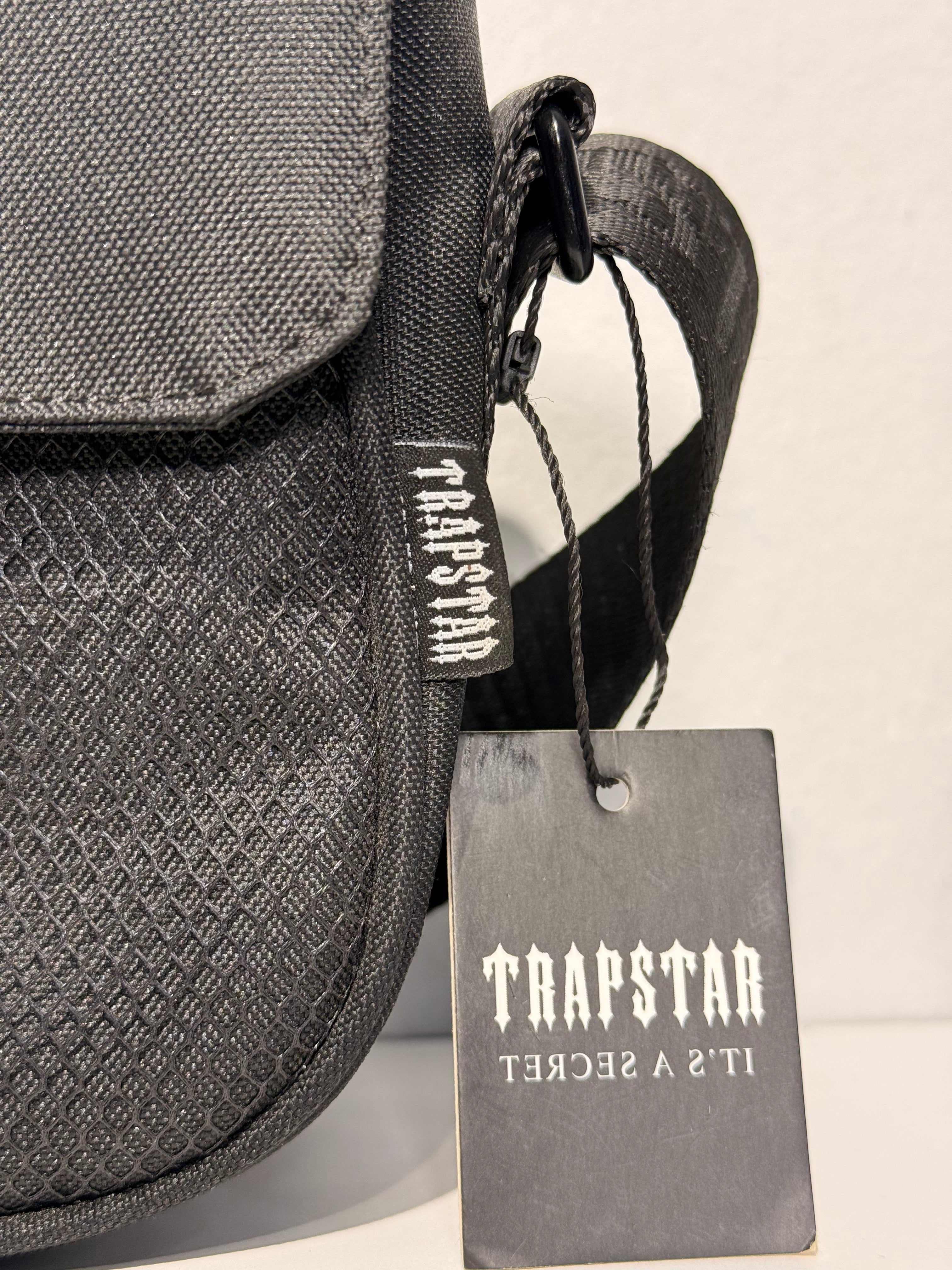 TRAPSTAR MESSENGER BAG 2.0 - BLACK/RED