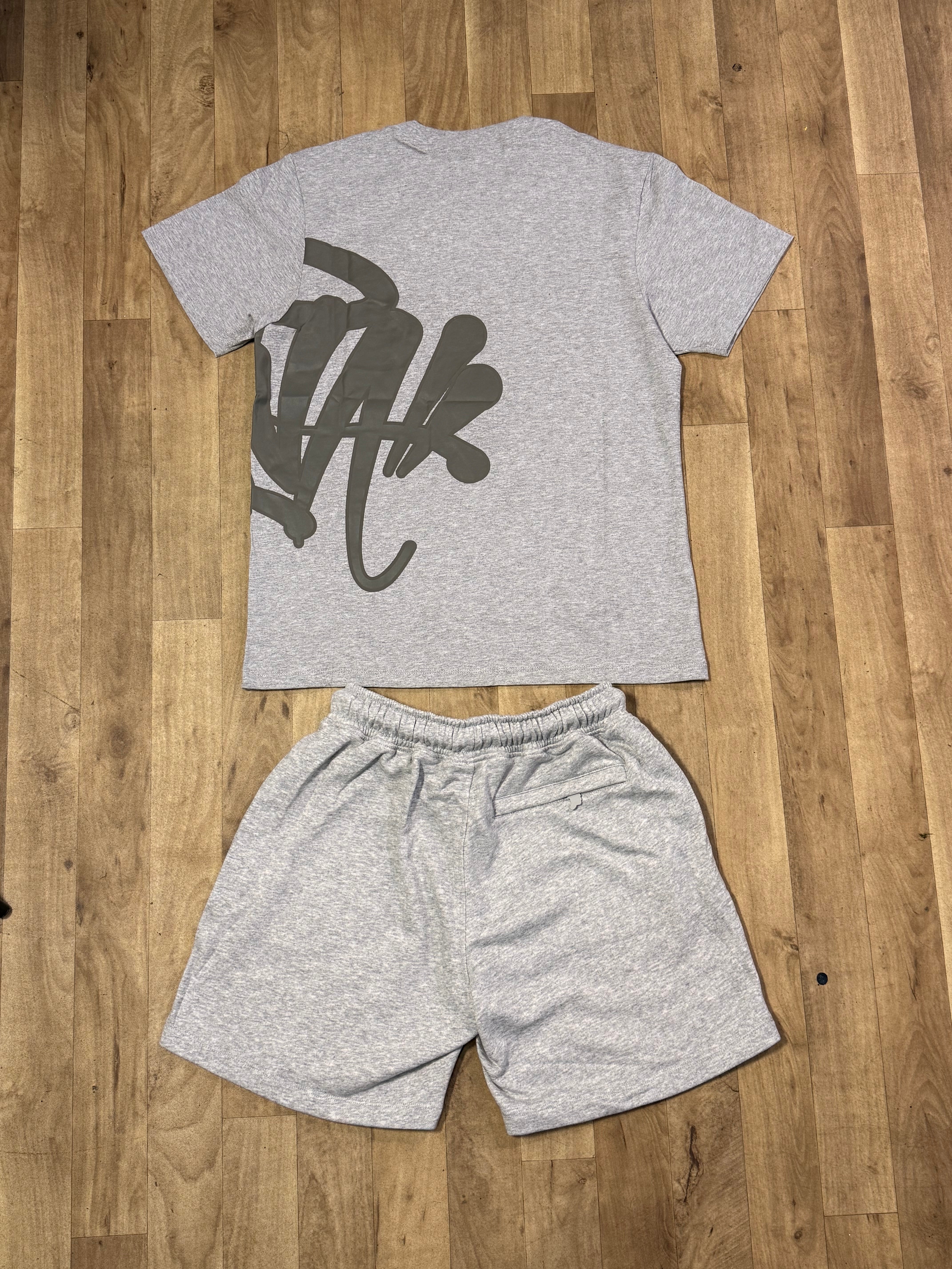 SYNA WORLD SET GREY