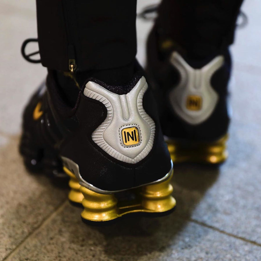 NEYMAR X NIKE SHOX TL BLACK METALLIC GOLD