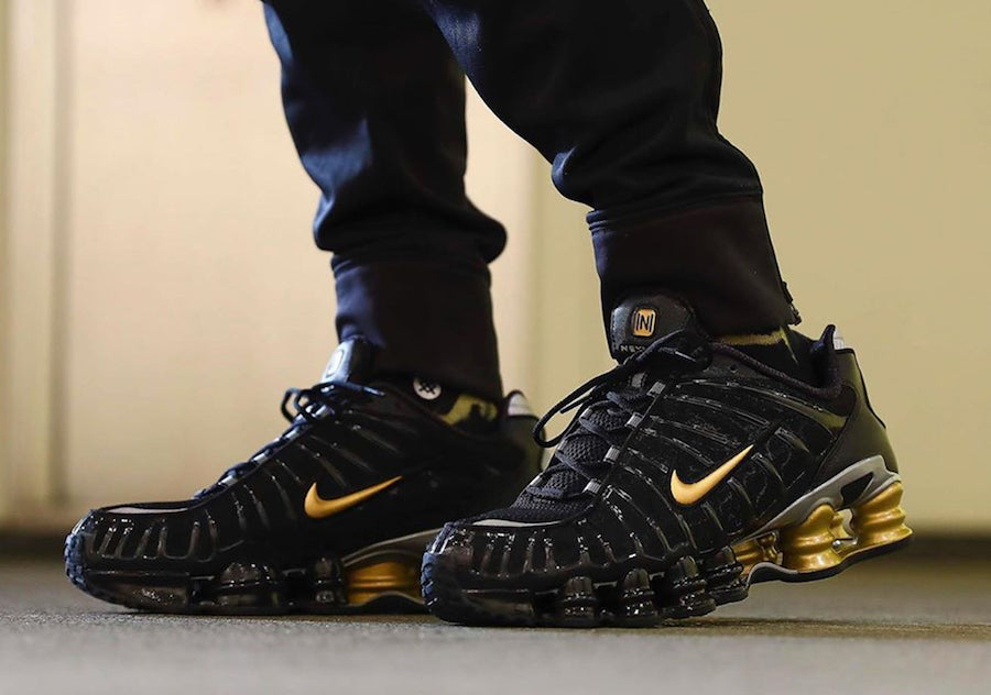 NEYMAR X NIKE SHOX TL BLACK METALLIC GOLD