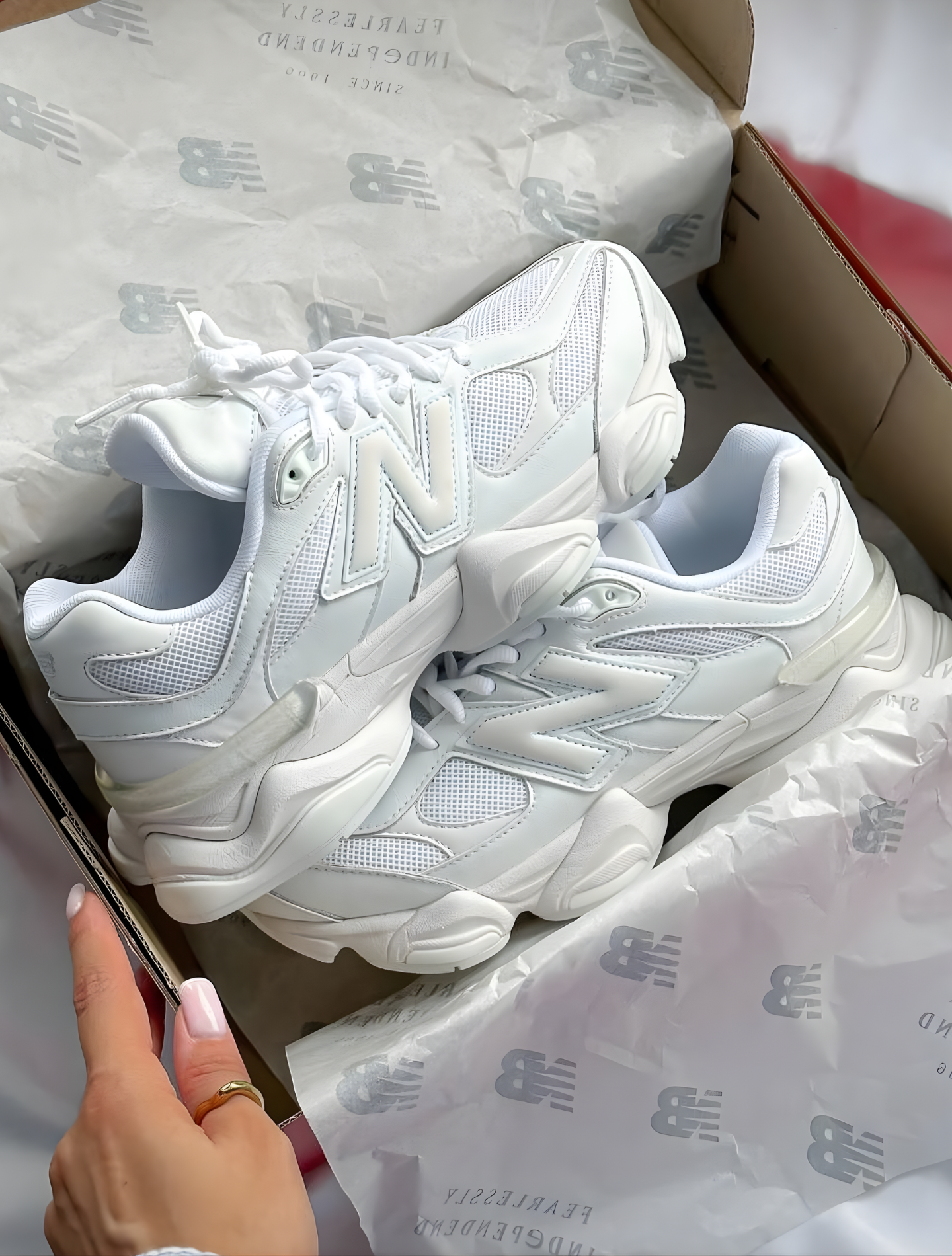NEW BALANCE 9060 TRIPLE WHITE