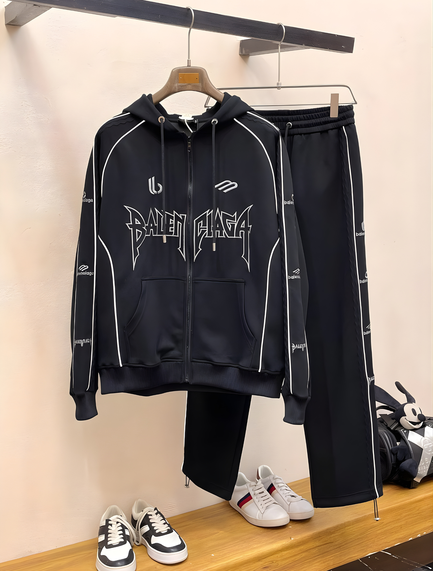 BALENCIAGA TRACKSUIT BLACK