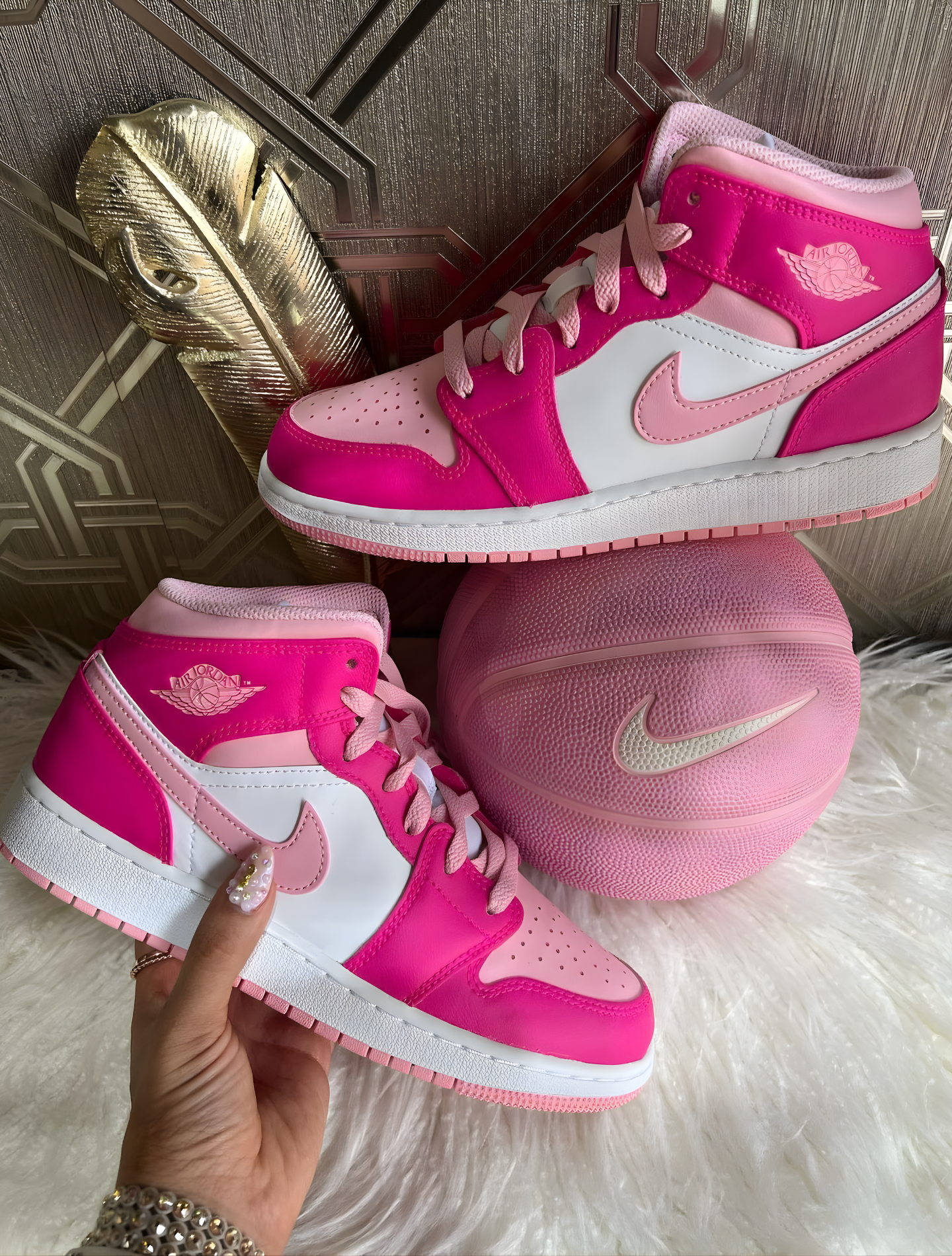 NIKE AIR JORDAN 1 MID FIERCE PINK