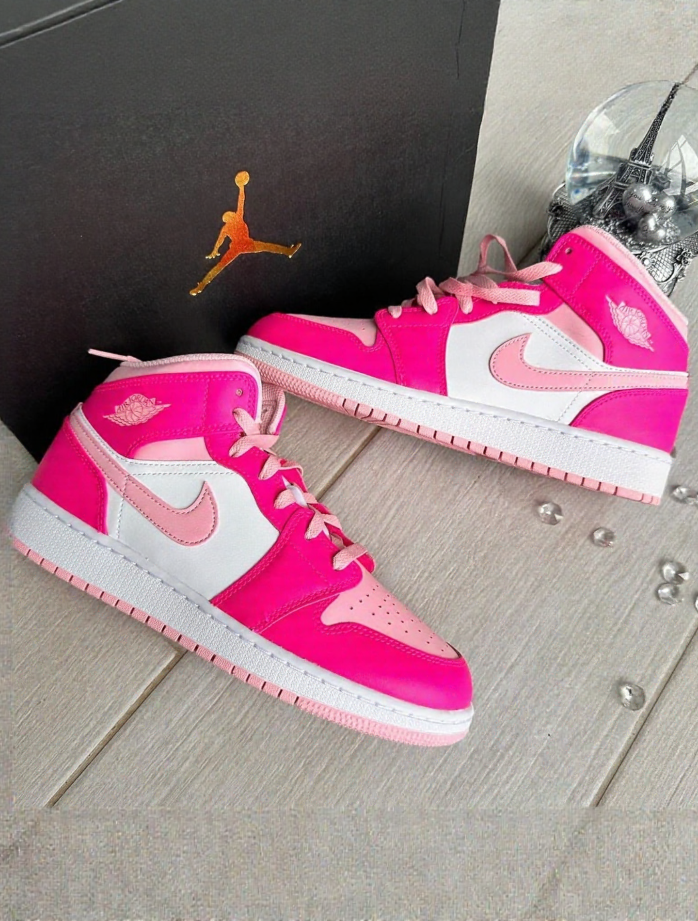 NIKE AIR JORDAN 1 MID FIERCE PINK